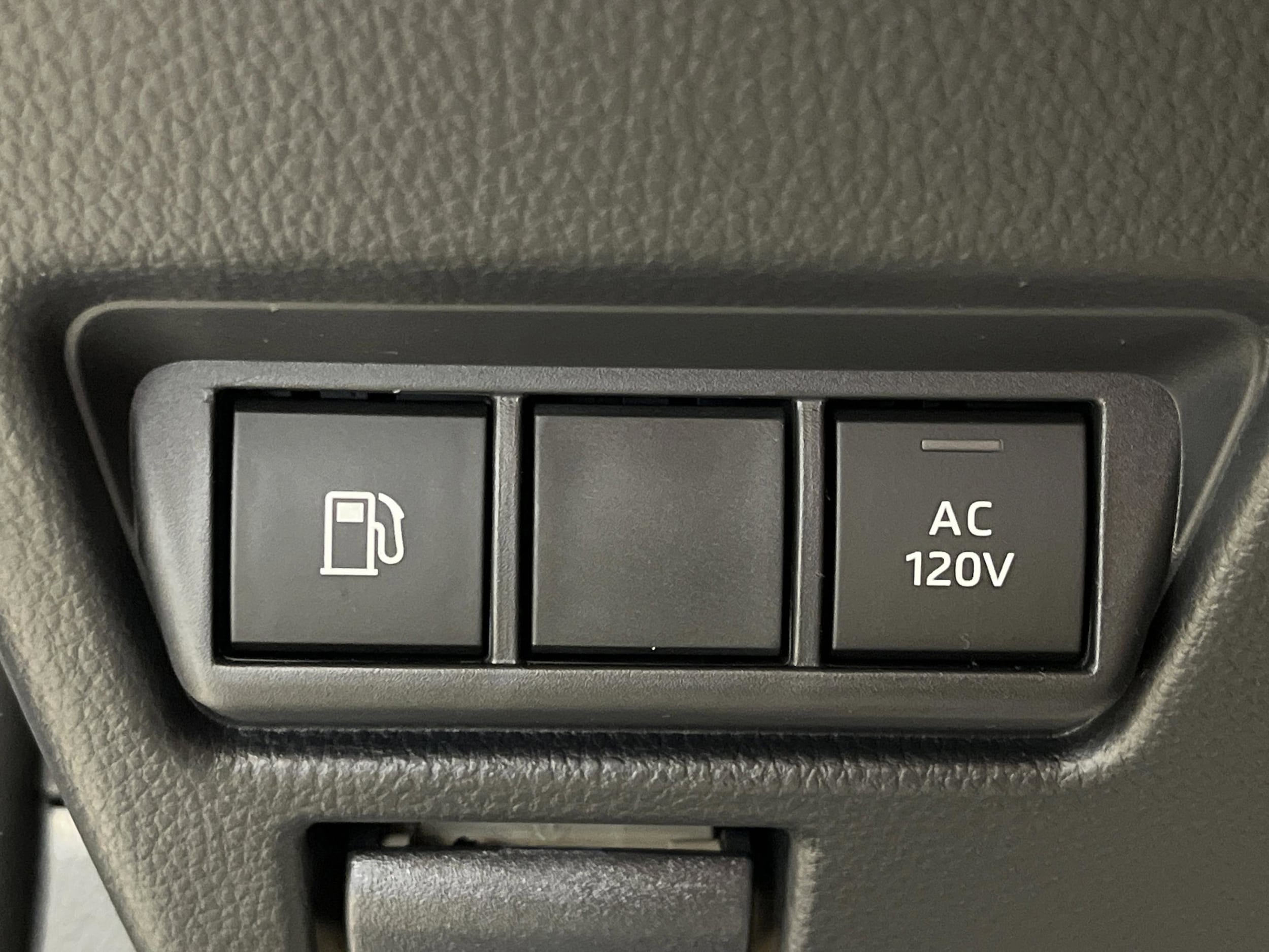 2026 Toyota Prius Plug-in Hybrid XSE - Photo 13