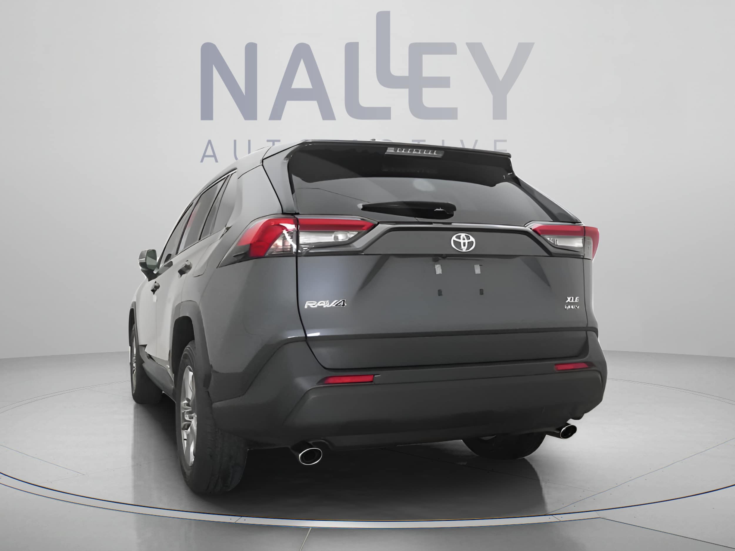 2025 Toyota RAV4 XLE - Photo 14