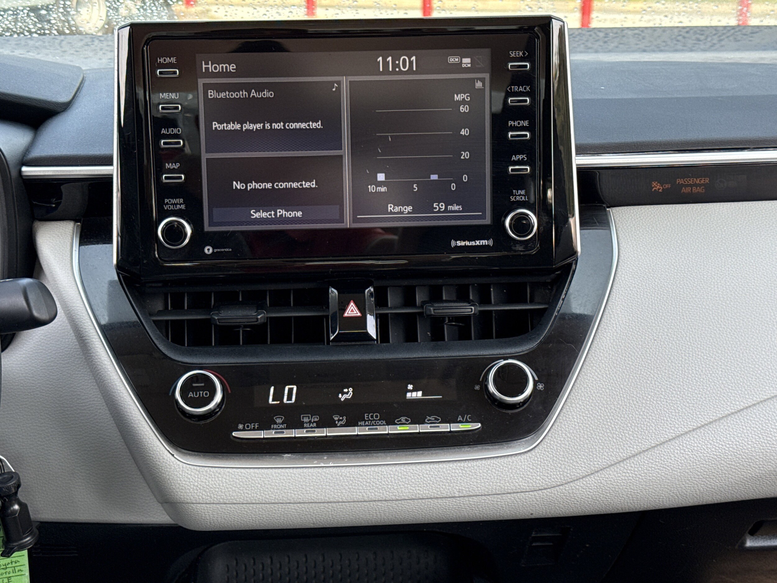 2021 Toyota Corolla LE photo 3