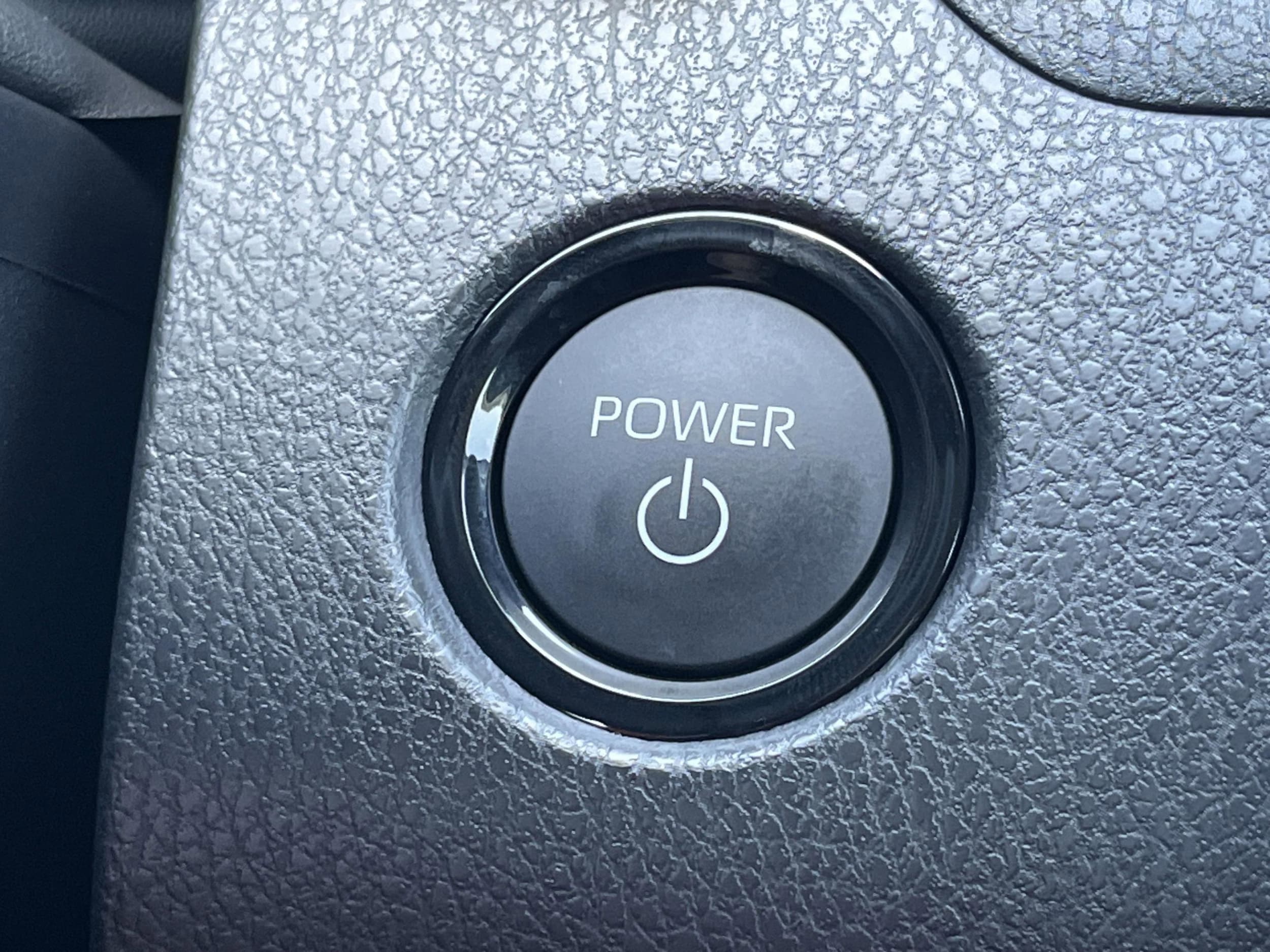 2025 Toyota Camry LE - Photo 15