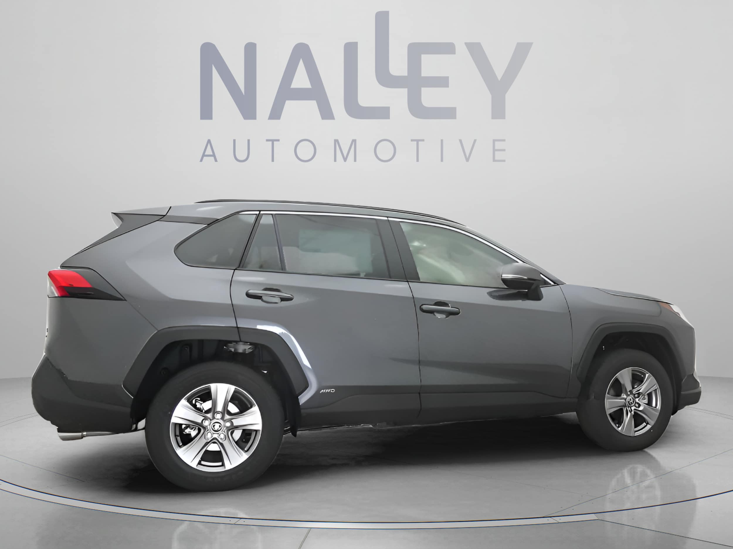 2025 Toyota RAV4 XLE - Photo 21
