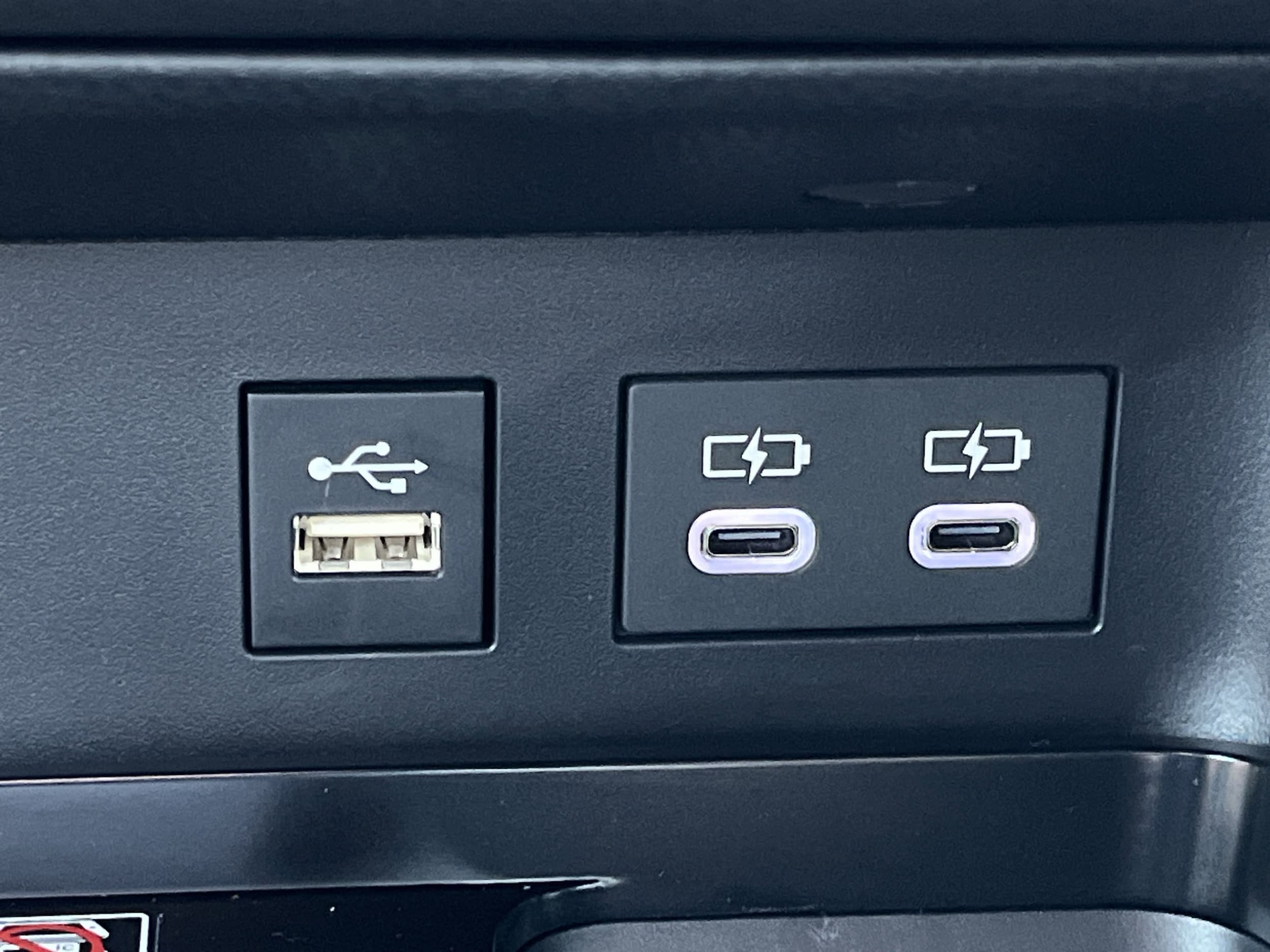 2025 Toyota Camry SE - Photo 11