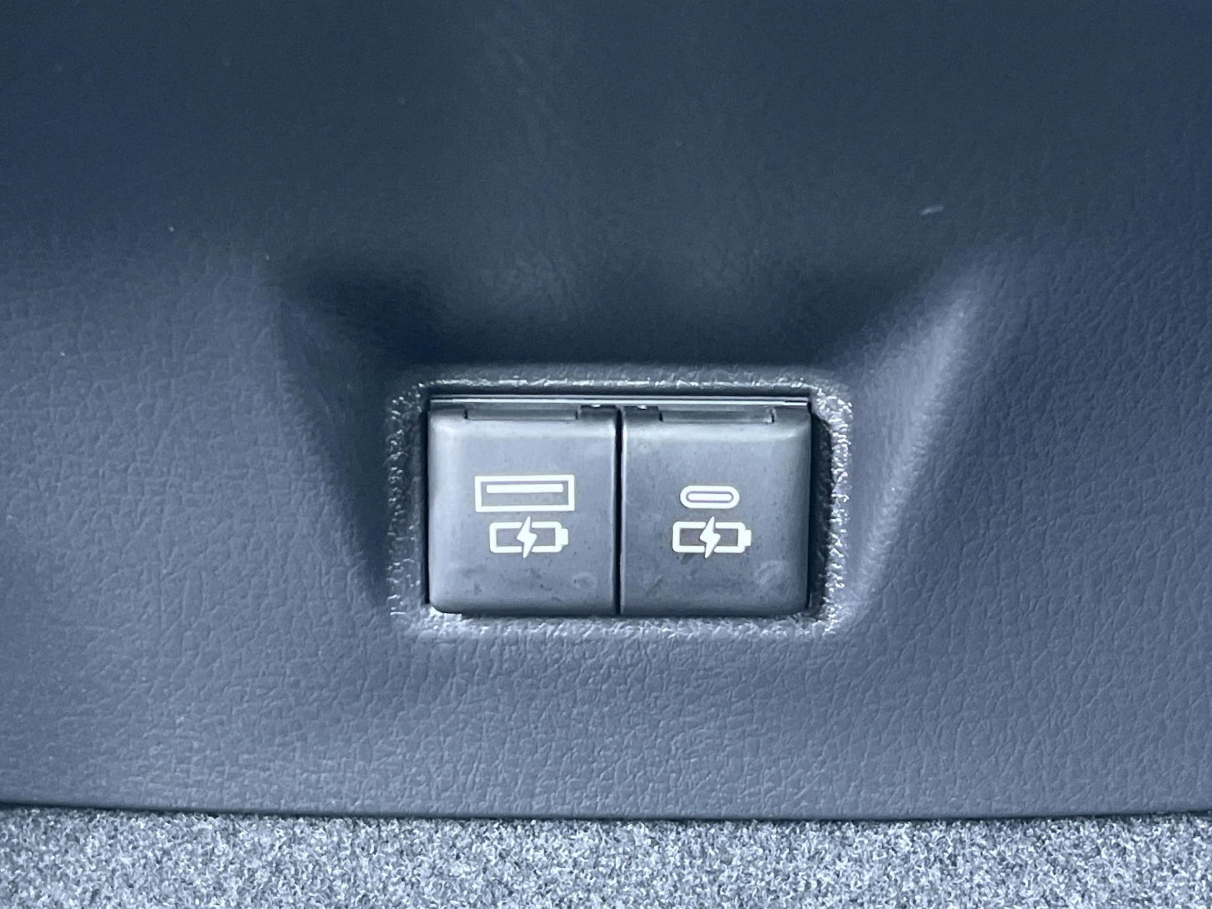 2025 Toyota Camry LE - Photo 23