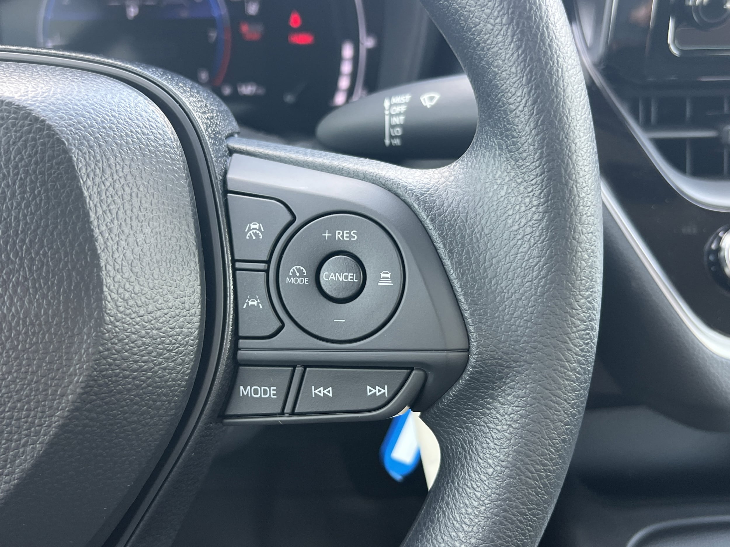 2026 Toyota Corolla LE - Photo 14