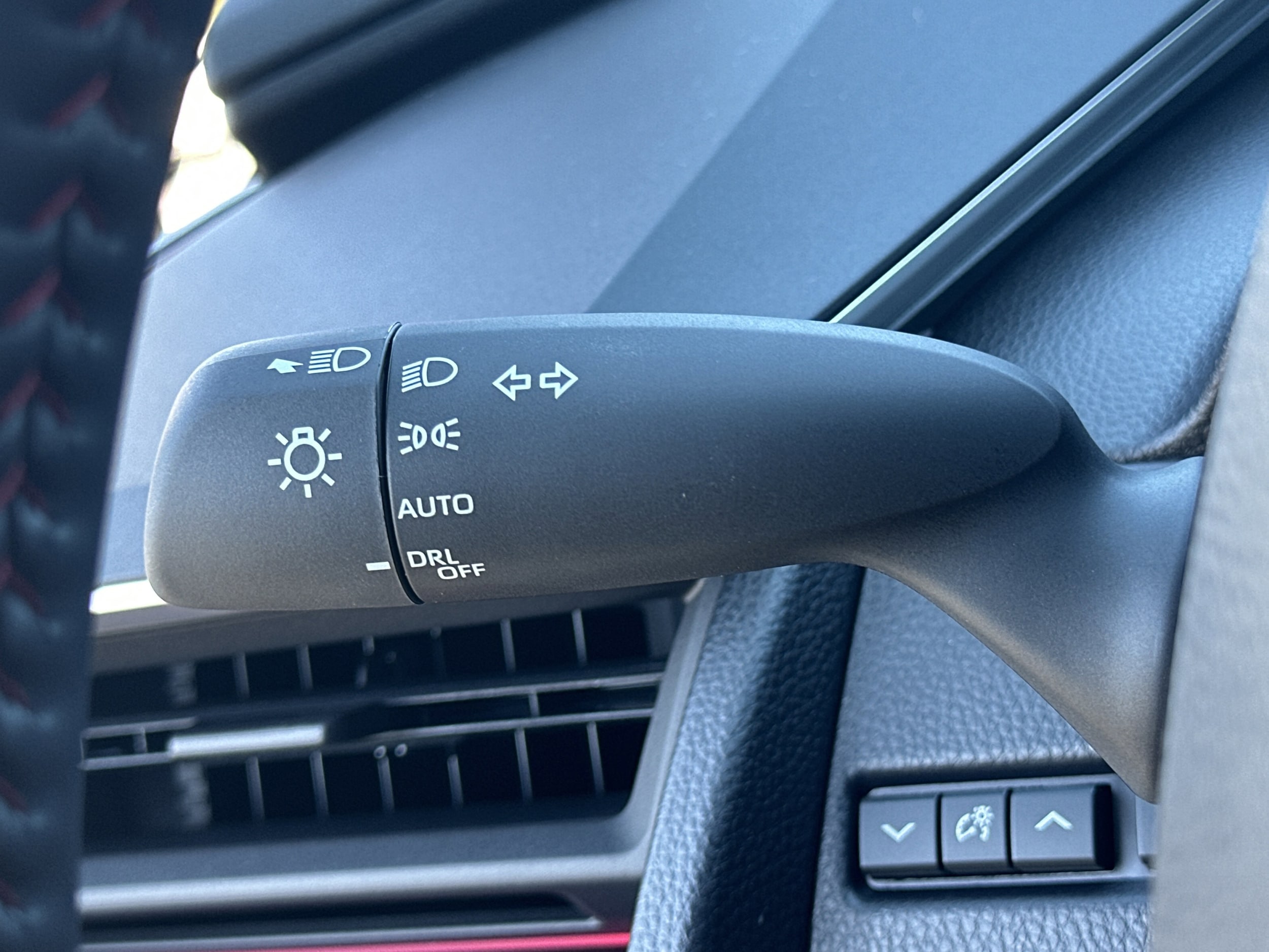 2026 Toyota Prius Plug-in Hybrid XSE Premium - Photo 30
