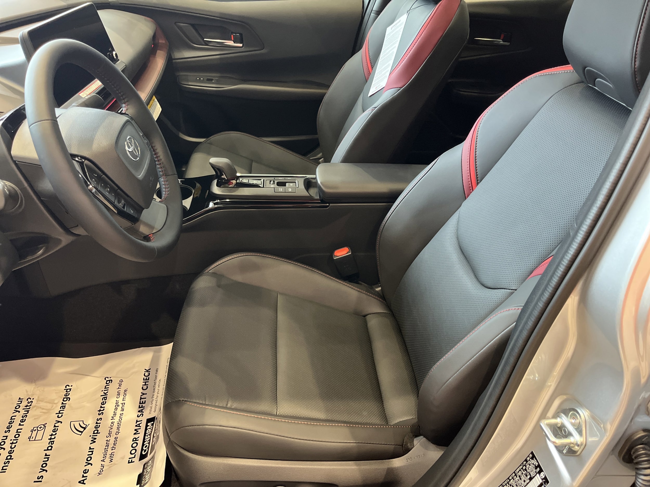 2026 Toyota Prius Plug-in Hybrid XSE - Photo 16