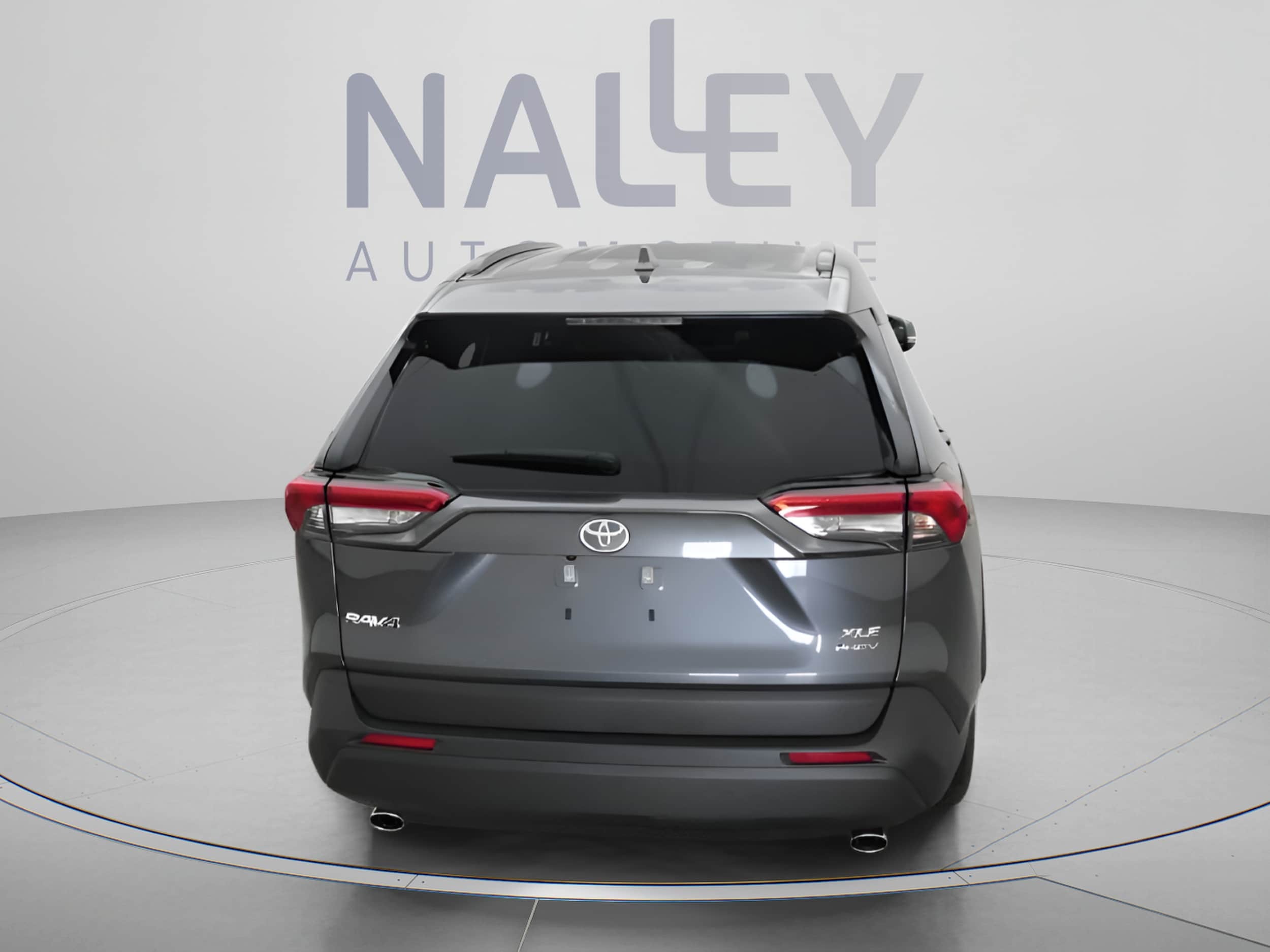 2025 Toyota RAV4 XLE - Photo 15