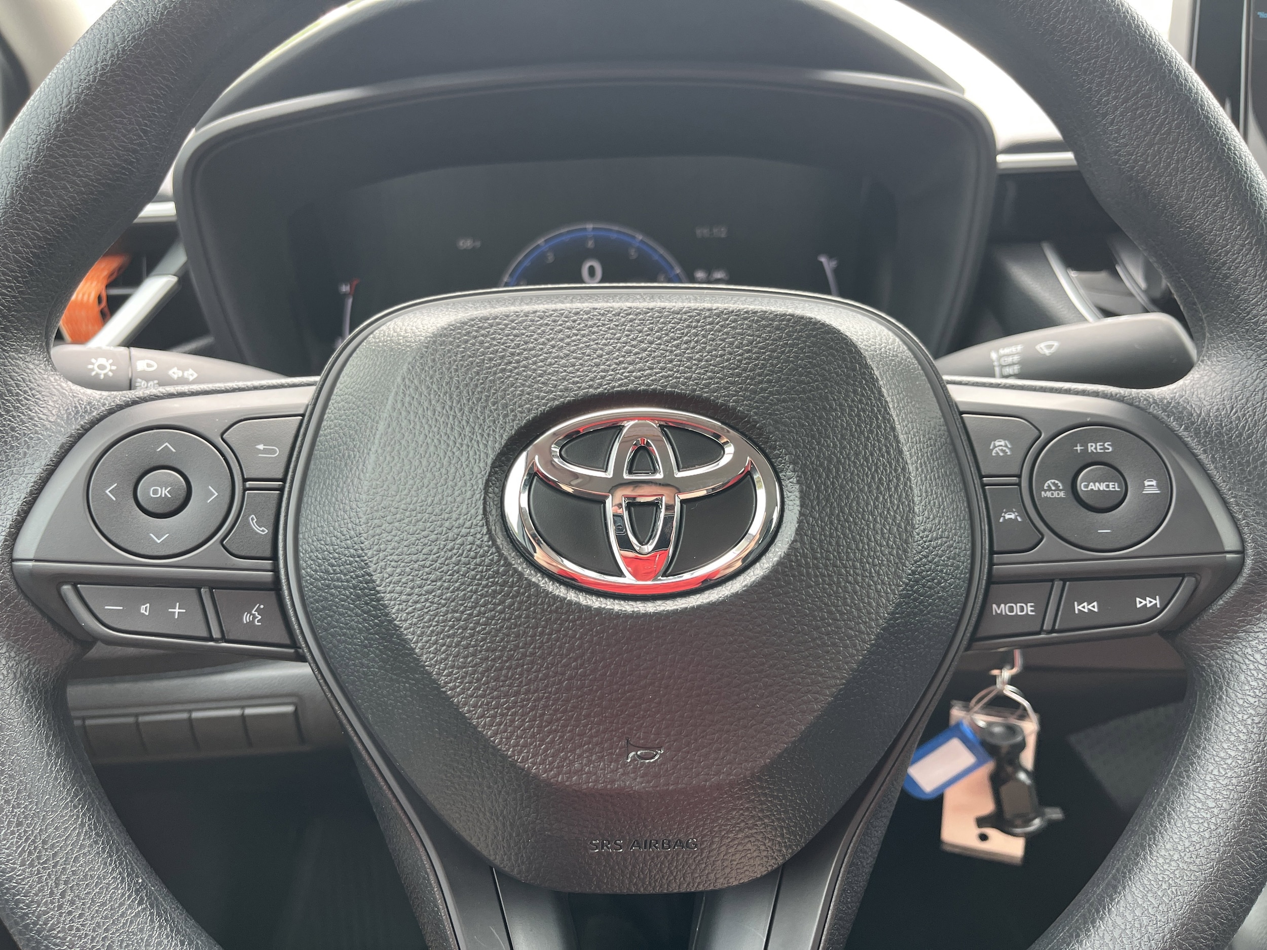2026 Toyota Corolla LE - Photo 12