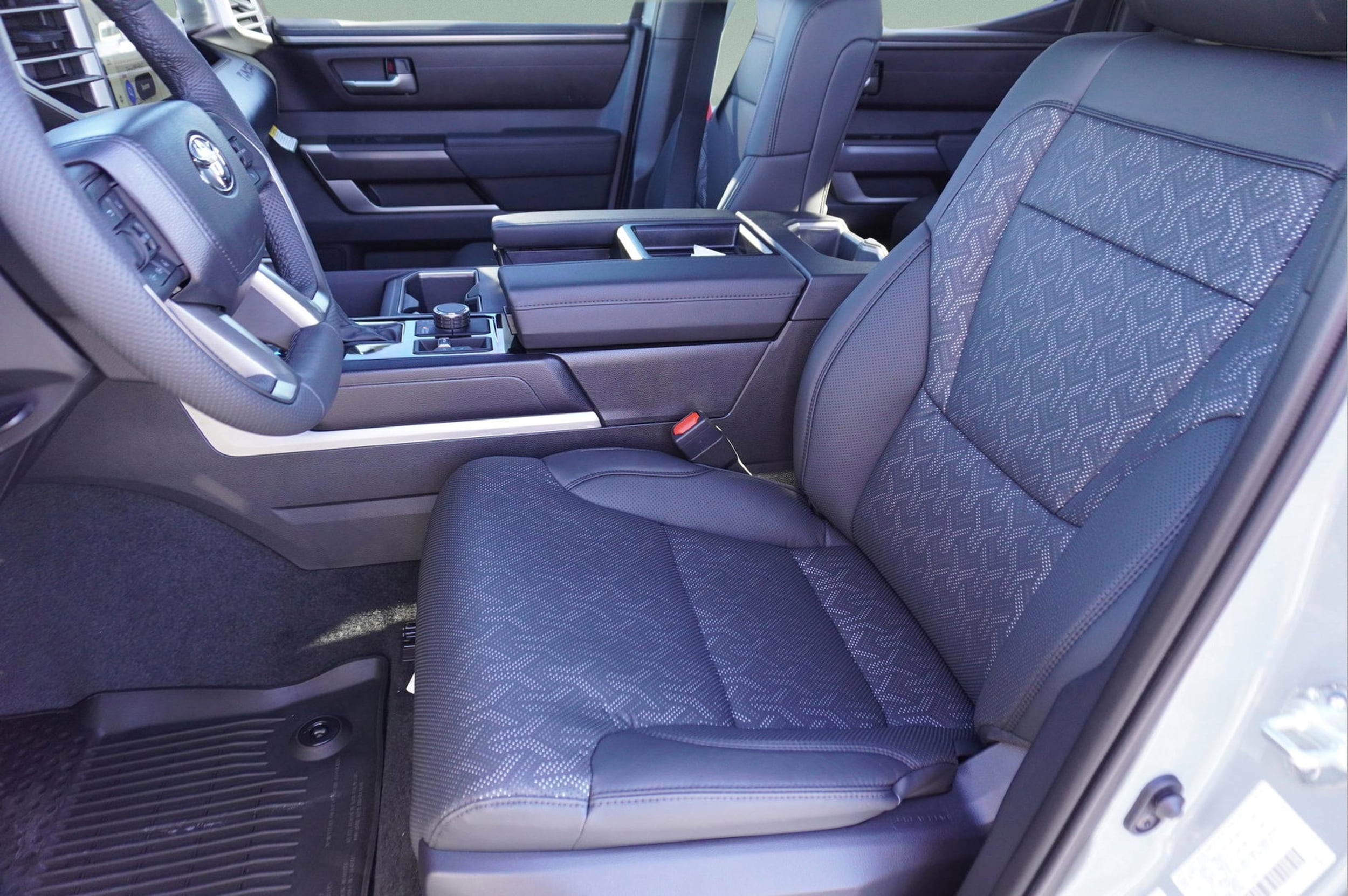 2025 Toyota Tundra SR5 - Photo 26