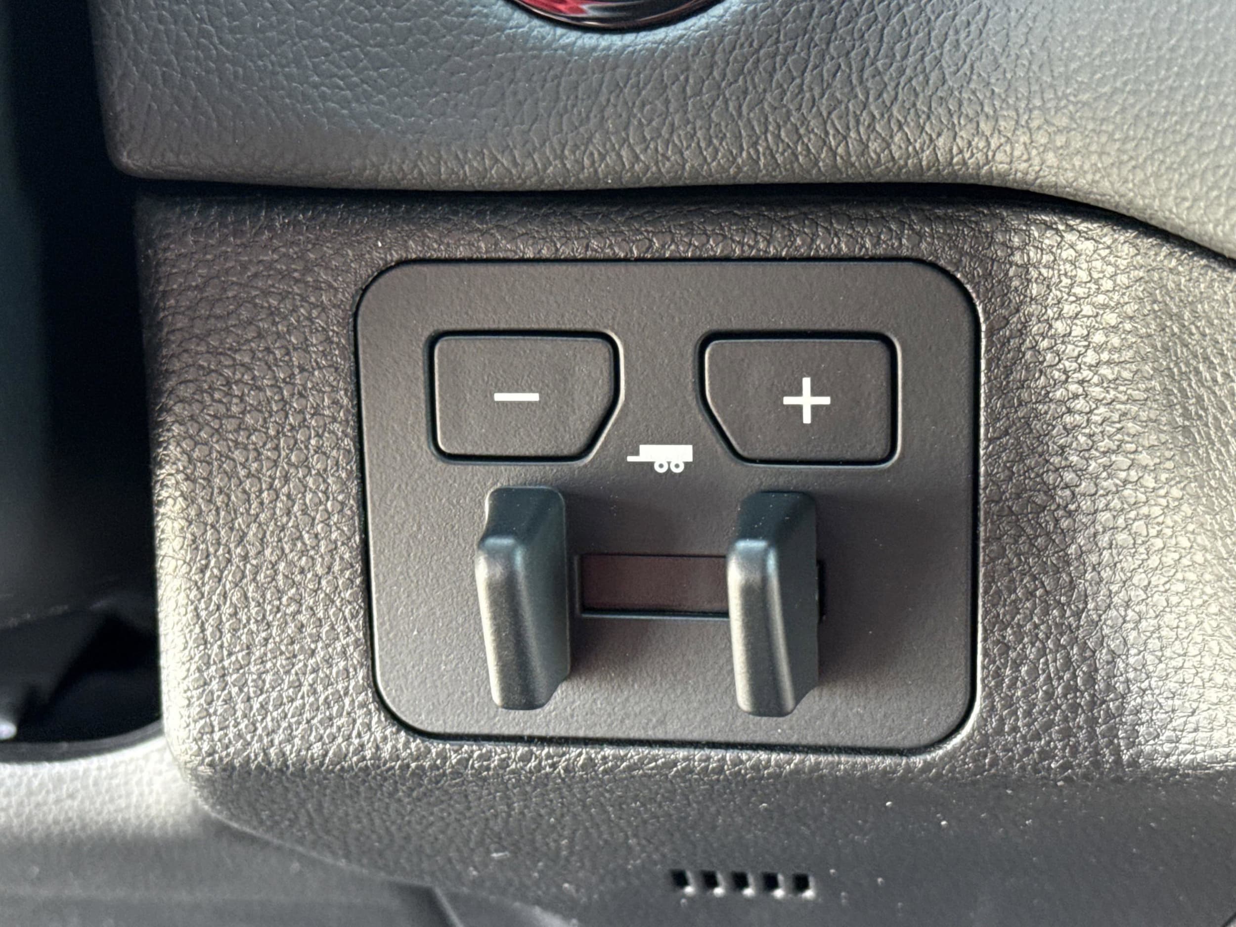 2025 Toyota Tundra Limited - Photo 12