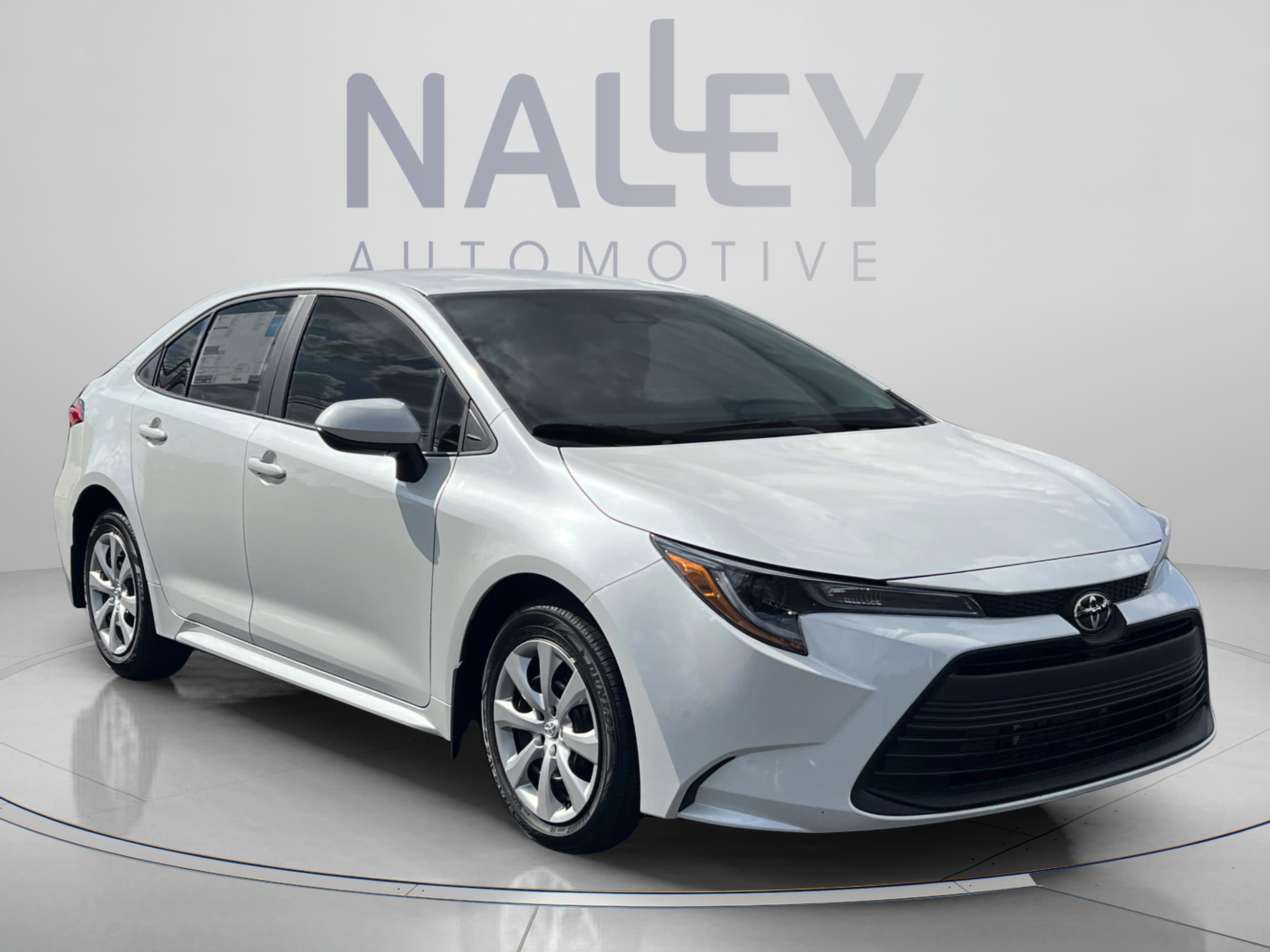 2026 Toyota Corolla LE - Photo 8
