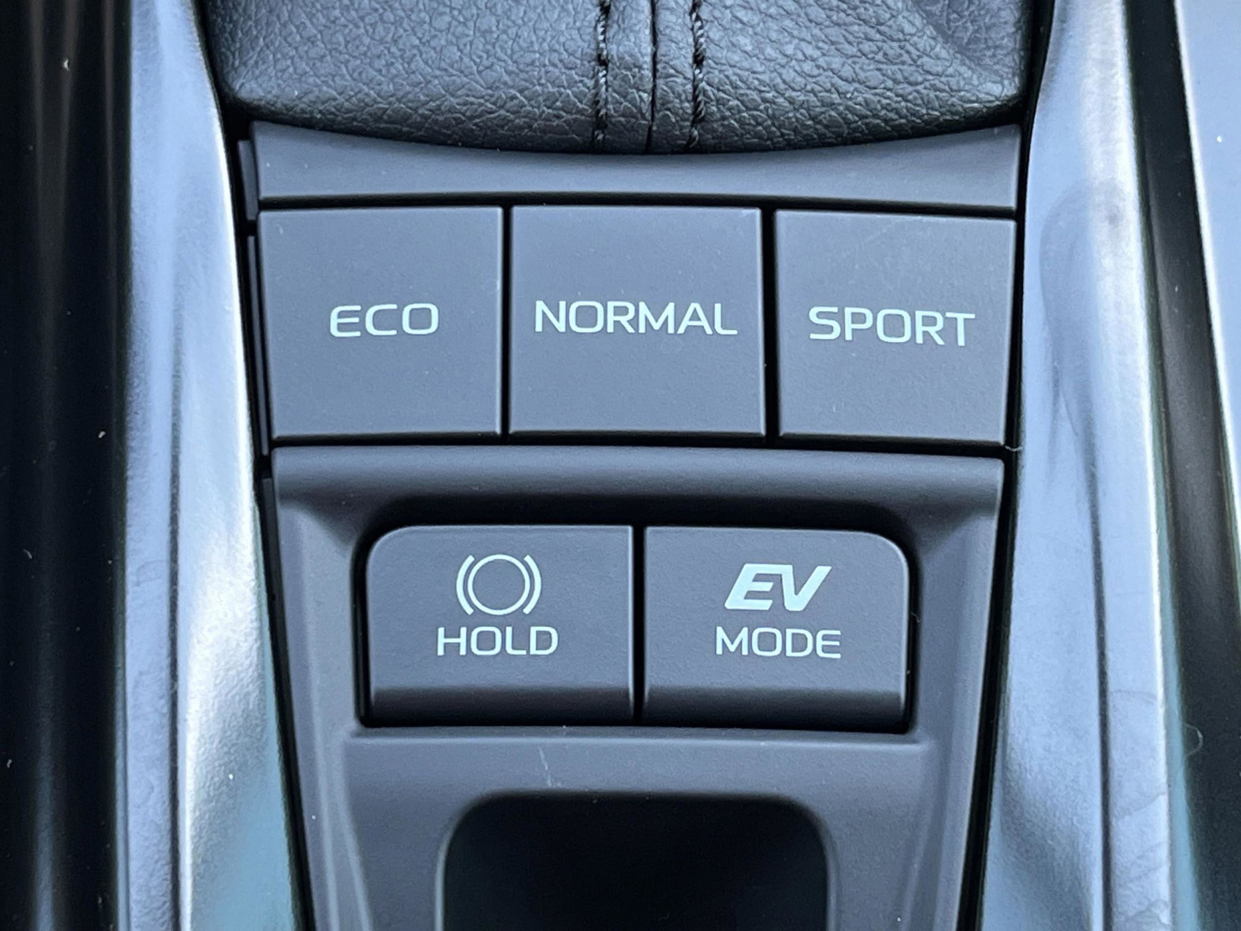 2025 Toyota Camry LE - Photo 13