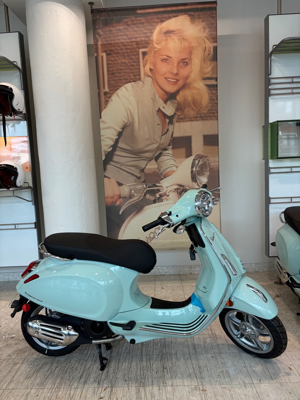 Used 2025 Vespa PRIMAVERA50 49CC