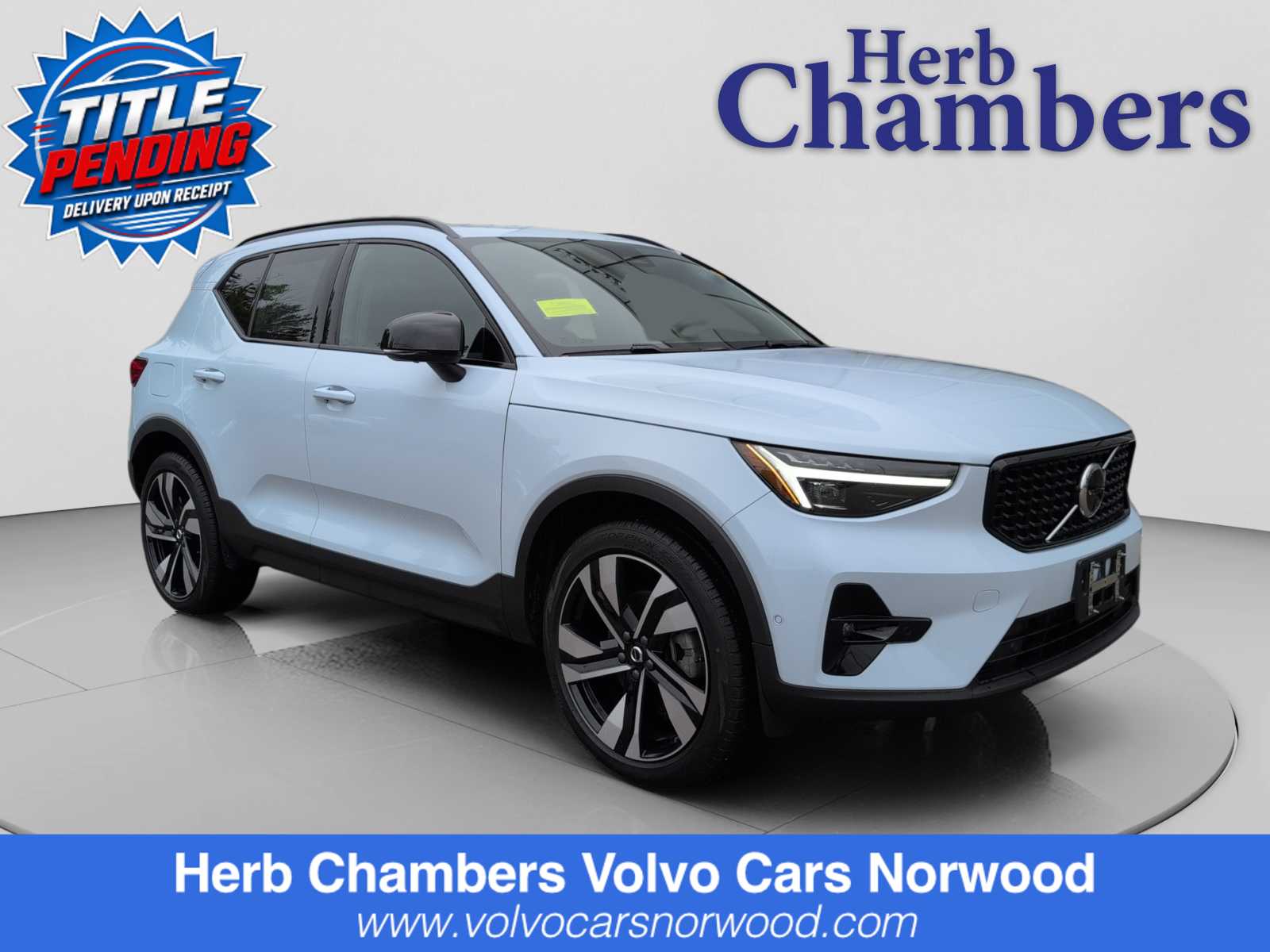 2024 Volvo XC40 SUV 