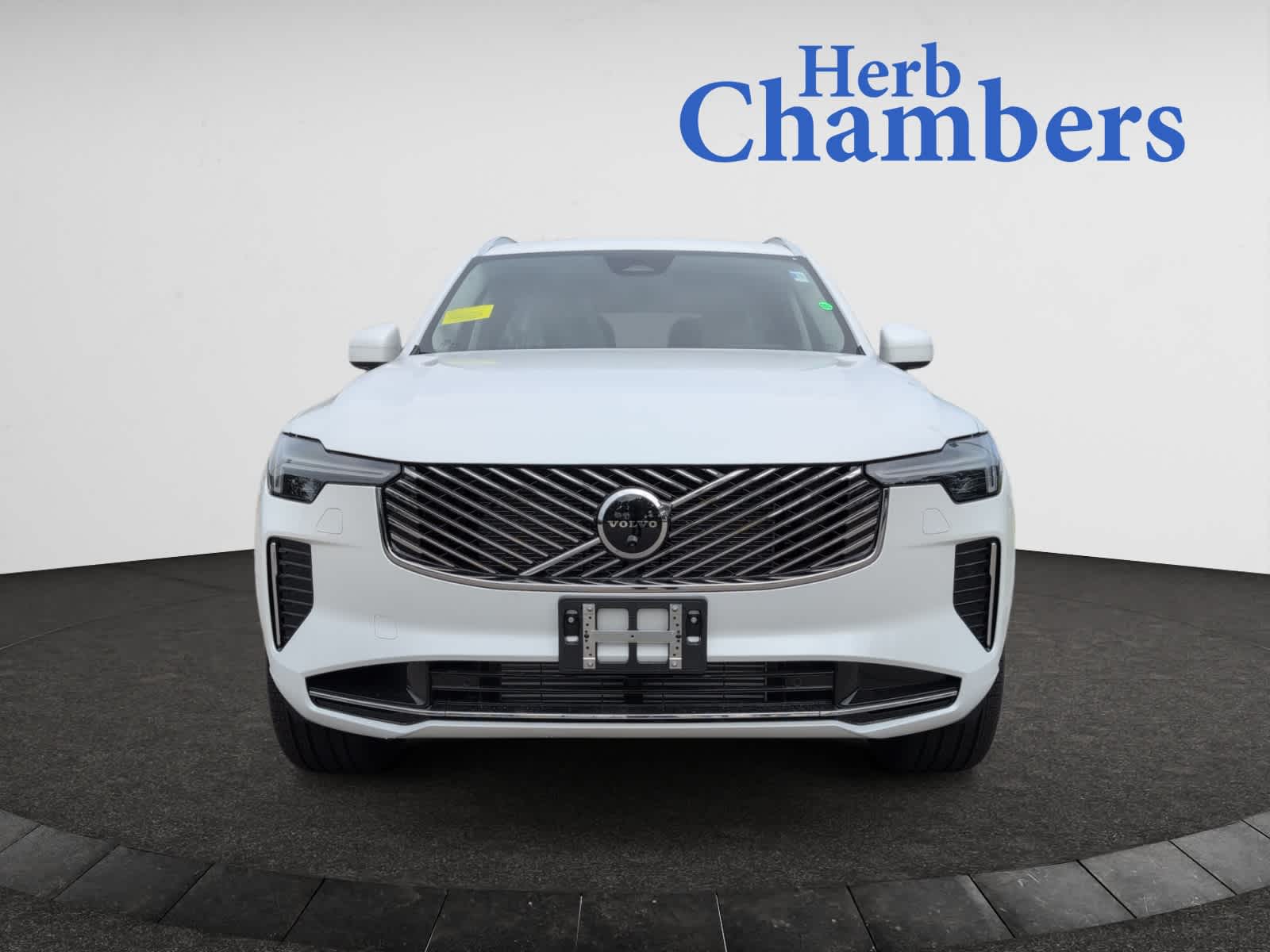 2026 Volvo XC90 T8 photo 2