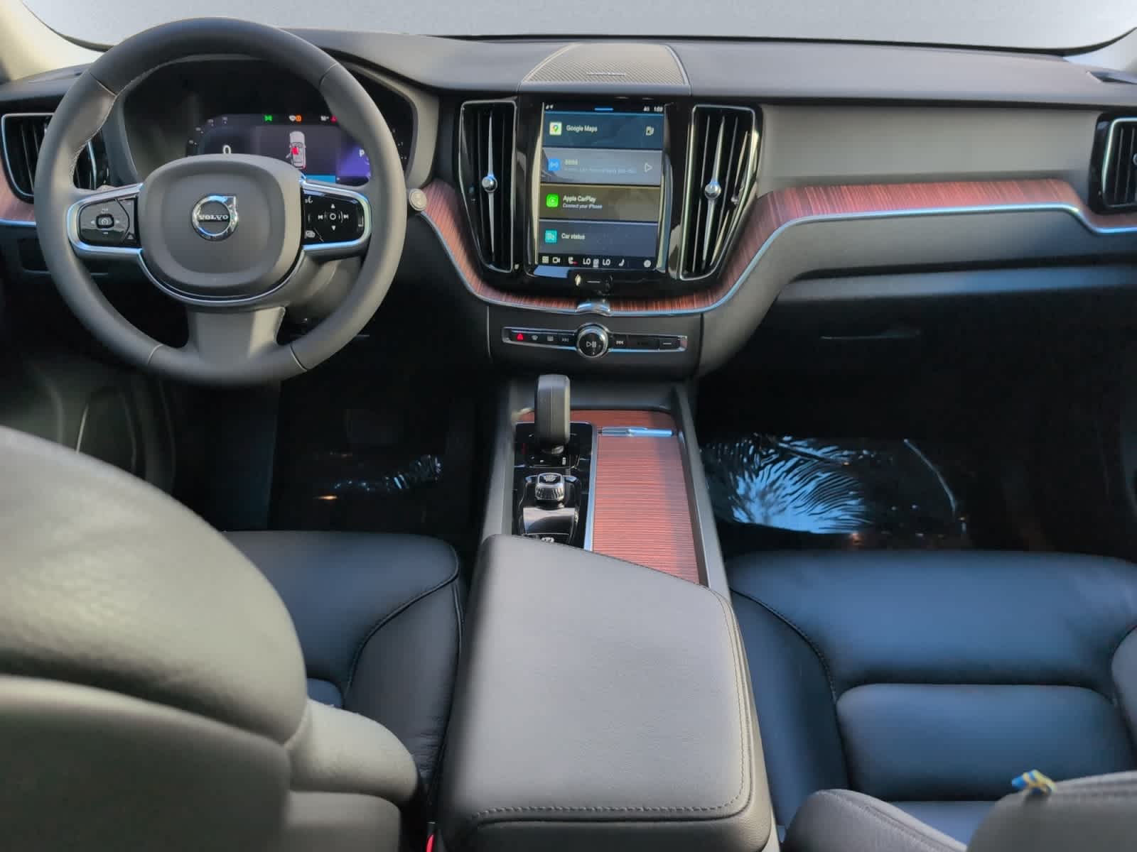 used 2023 Volvo XC60 car, priced at $31,998