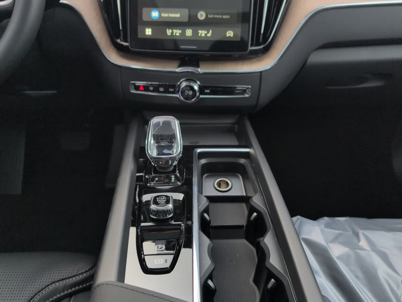 new 2026 Volvo XC60 car, priced at $63,935