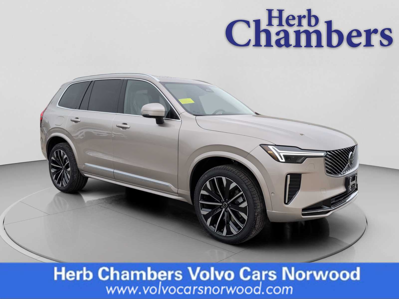 2026 Volvo XC90 Plus's photo