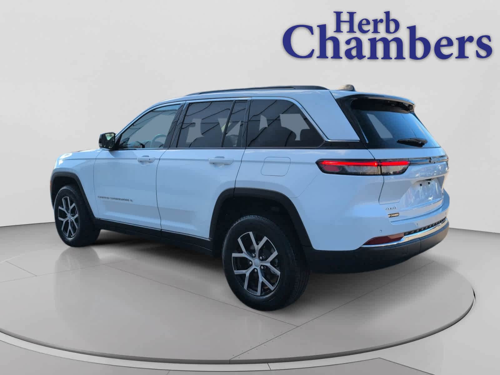 used 2025 Jeep Grand Cherokee car, priced at $38,998