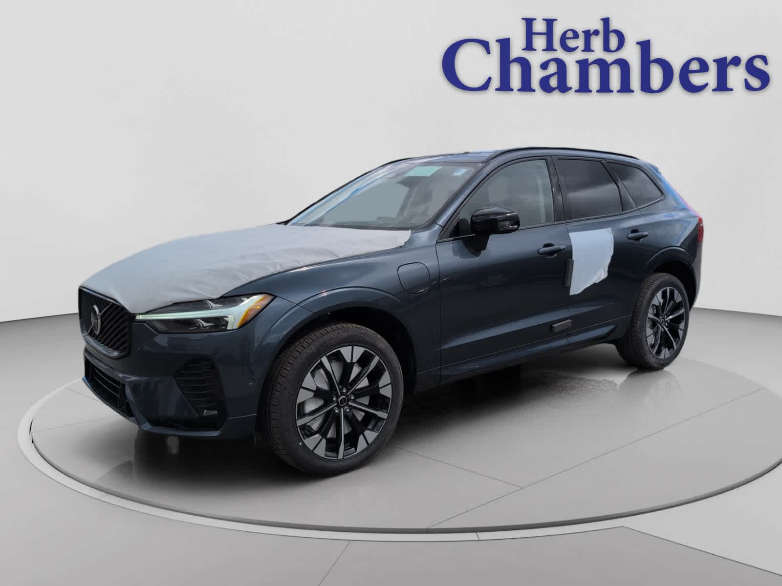 new 2026 Volvo XC60 plug-in hybrid car, priced at $74,370