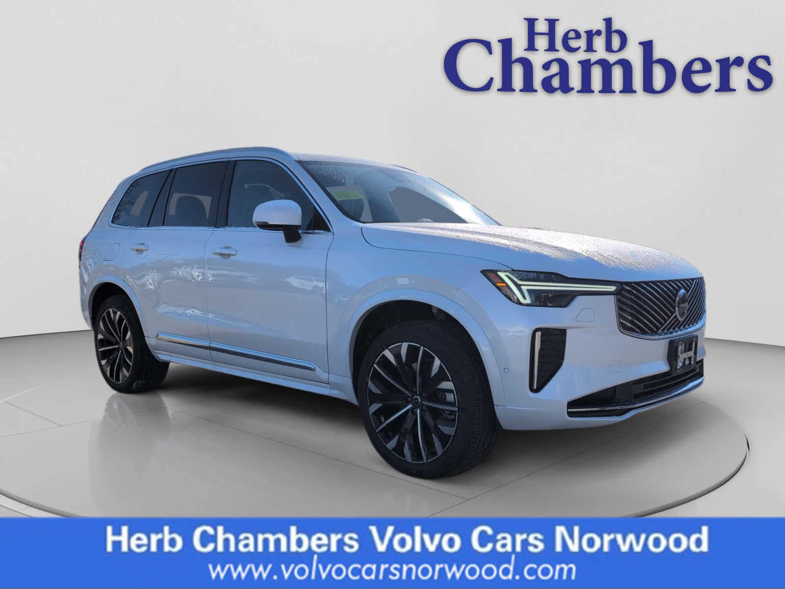 used 2025 Volvo XC90 plug-in hybrid car, priced at $78,765
