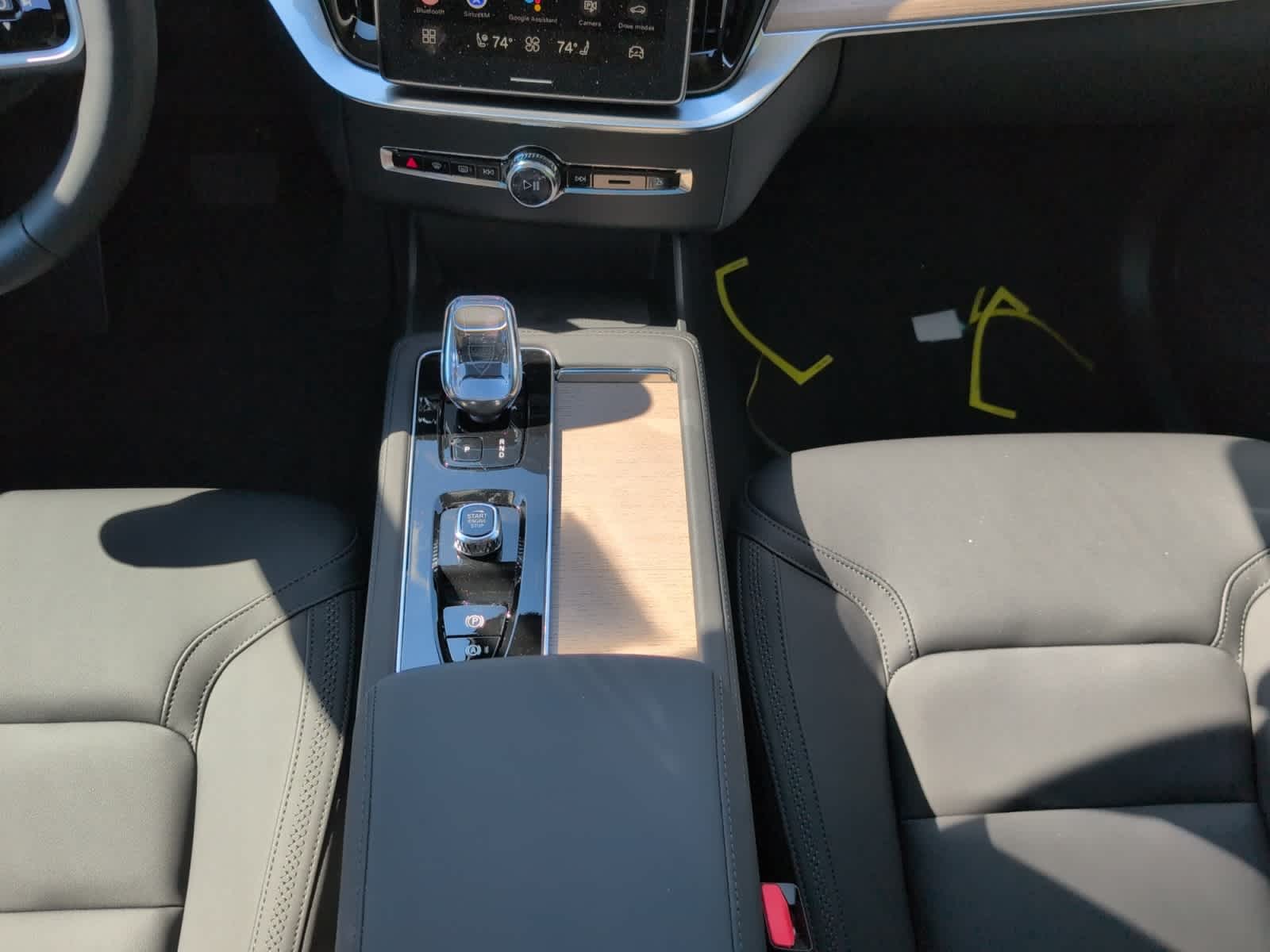 2026 Volvo XC90 Plus - Photo 16