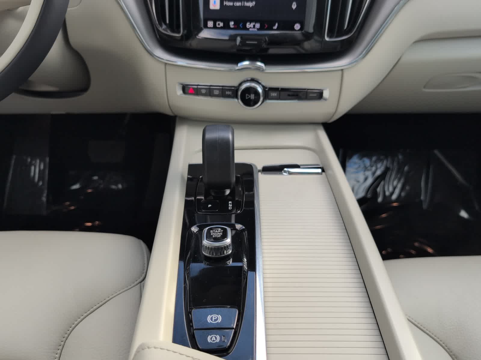 used 2023 Volvo XC60 car, priced at $31,798