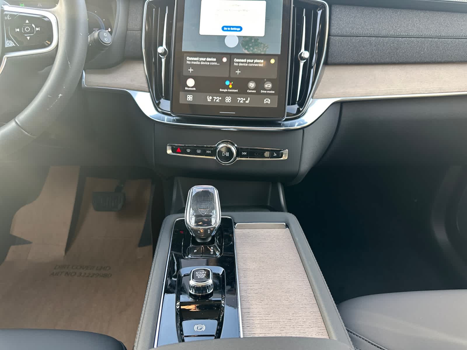 used 2025 Volvo XC90 plug-in hybrid car, priced at $78,395