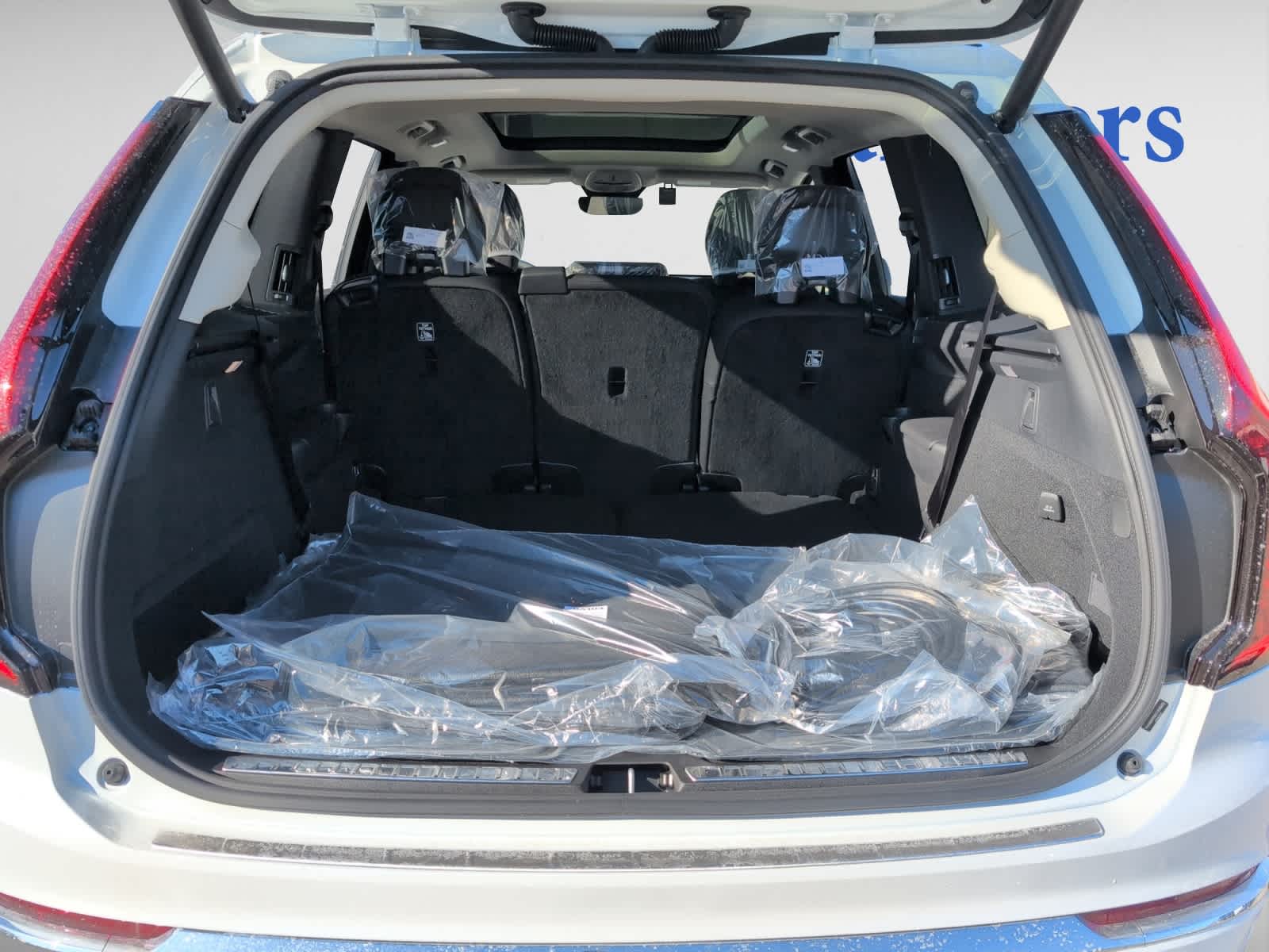 2025 Volvo XC90 T8 Plus photo 4