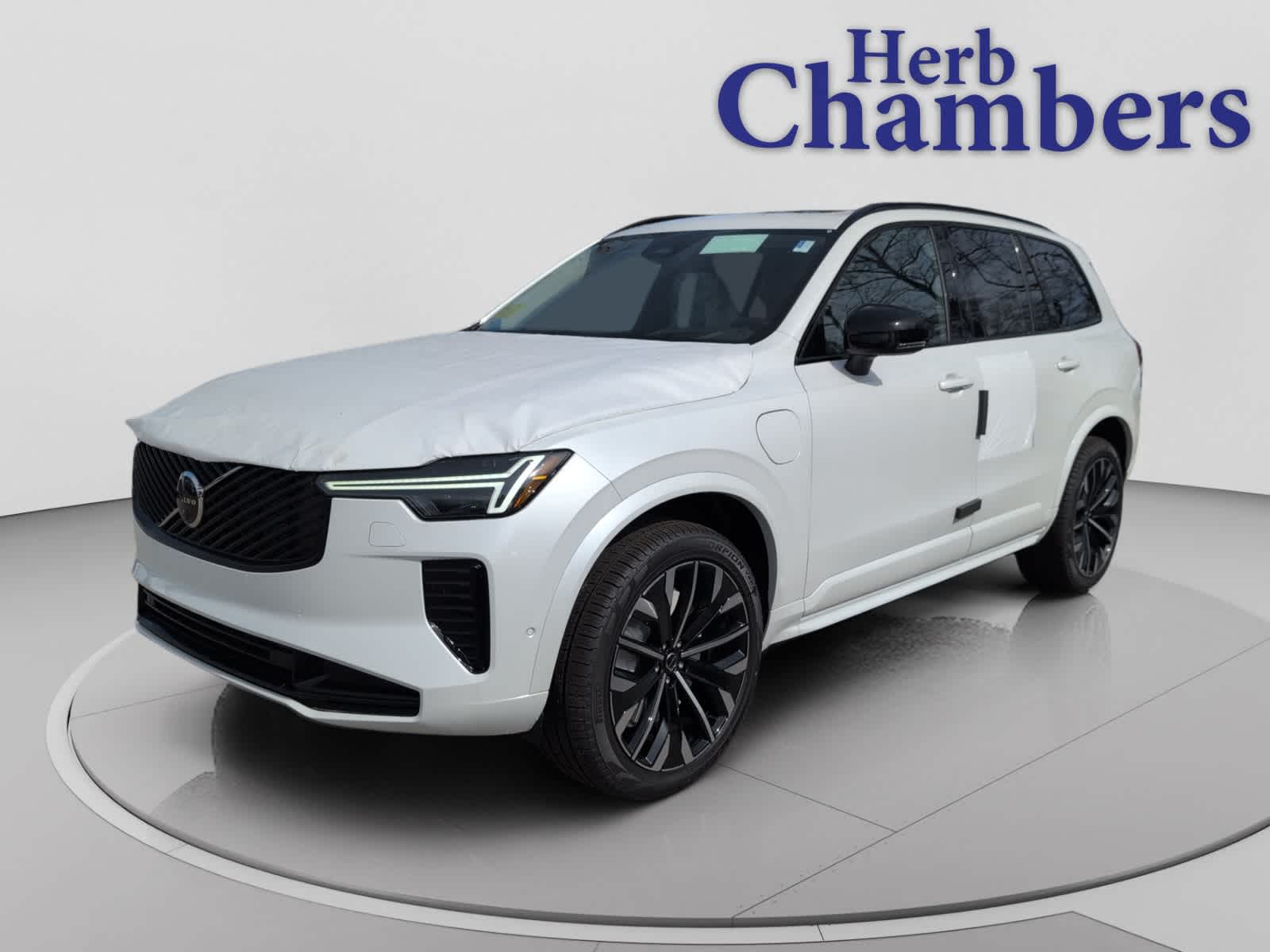new 2026 Volvo XC90 plug-in hybrid car, priced at $86,205