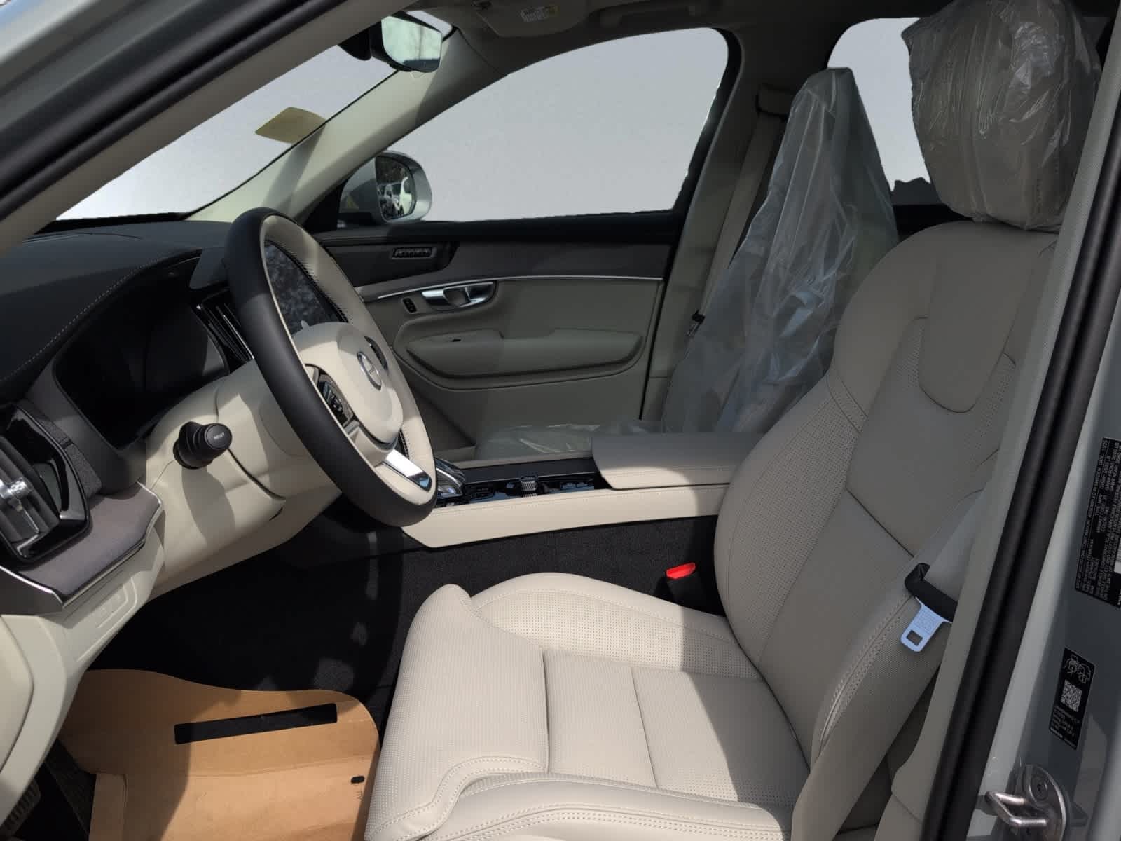 new 2026 Volvo XC90 plug-in hybrid car, priced at $85,625