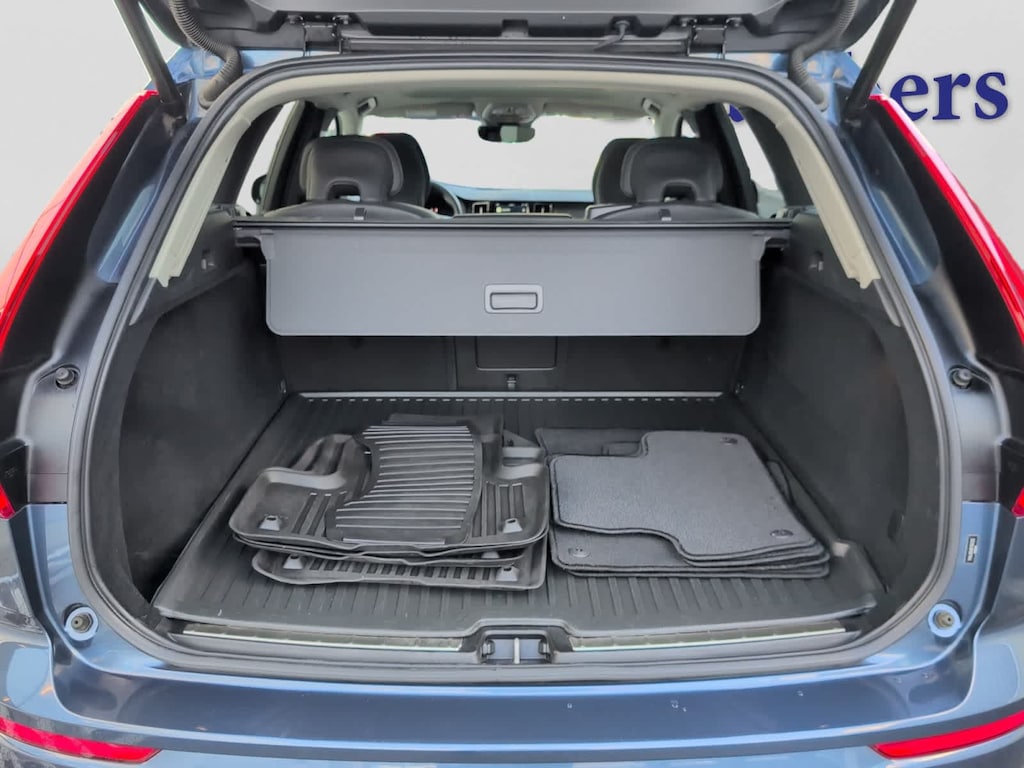 Used 2023 Volvo XC60 B5 AWD Plus Dark SUV