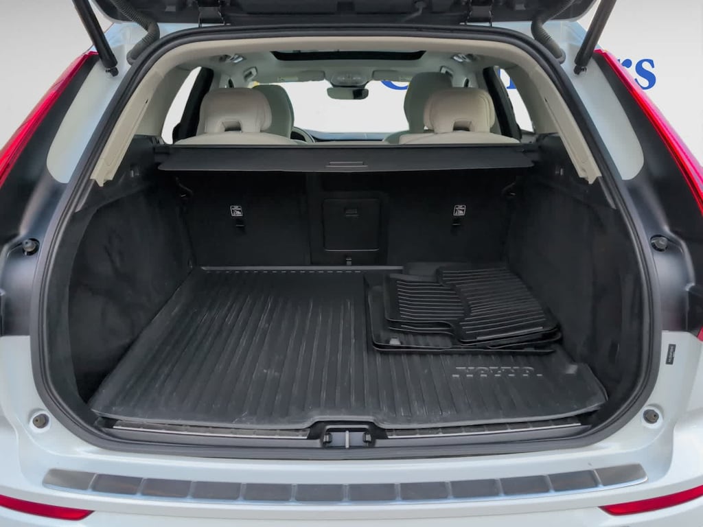 Used 2023 Volvo XC60 B5 AWD Plus Dark SUV