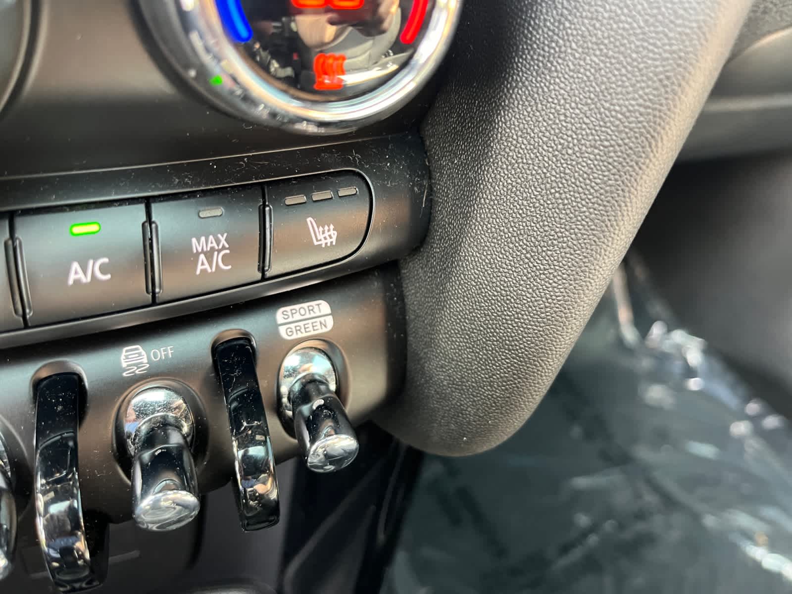 used 2024 MINI Hardtop 2 Door car, priced at $29,998