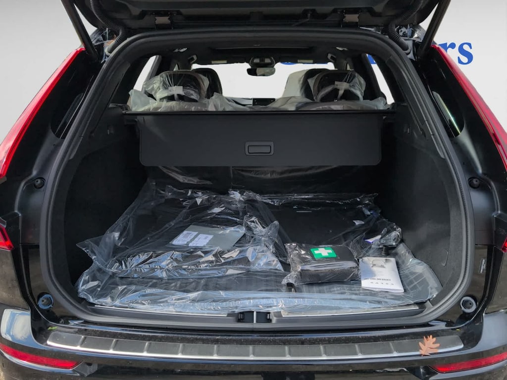 New 2026 Volvo XC60 B5 Plus SUV