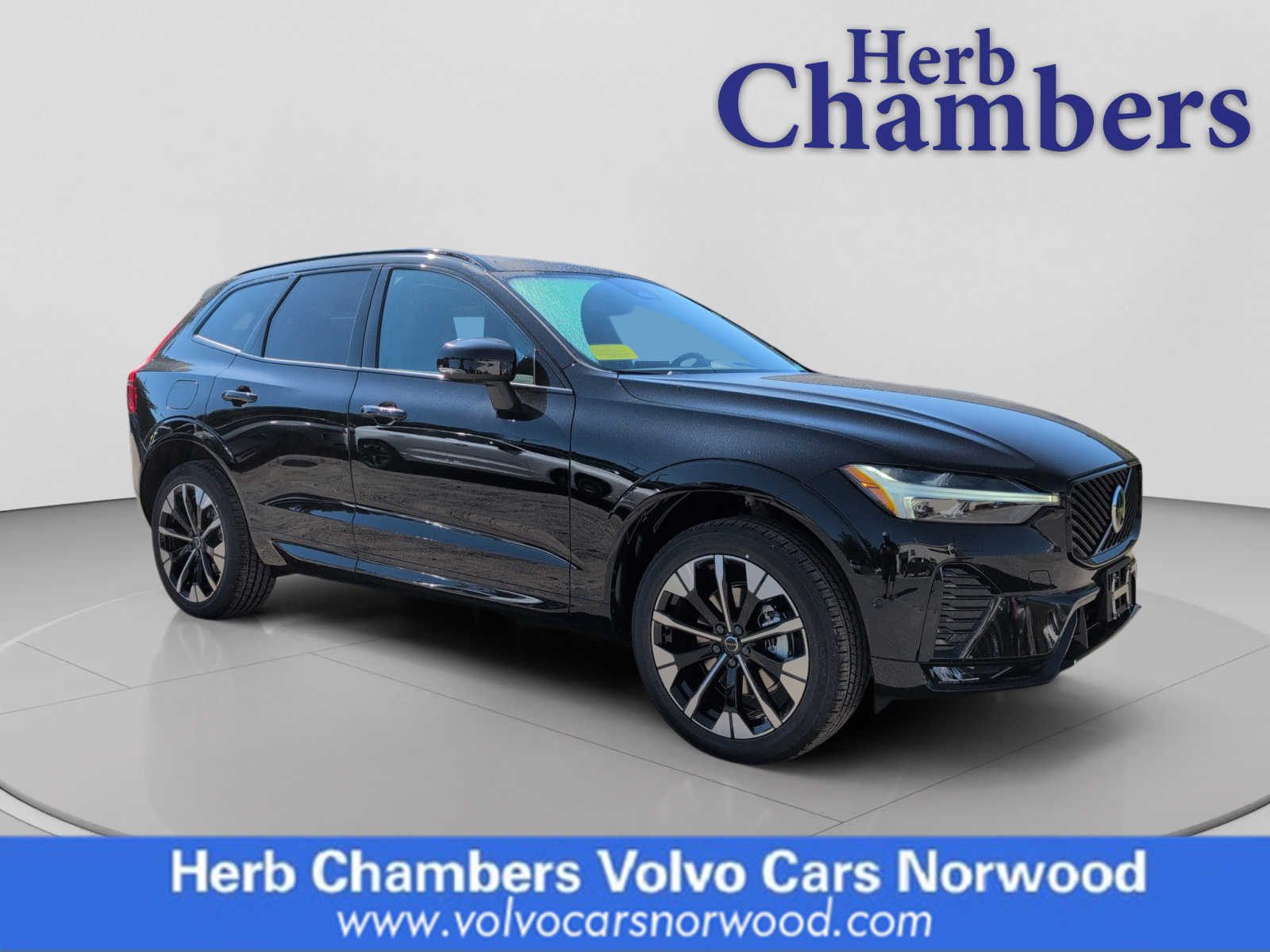 2026 Volvo XC60 Plus's photo
