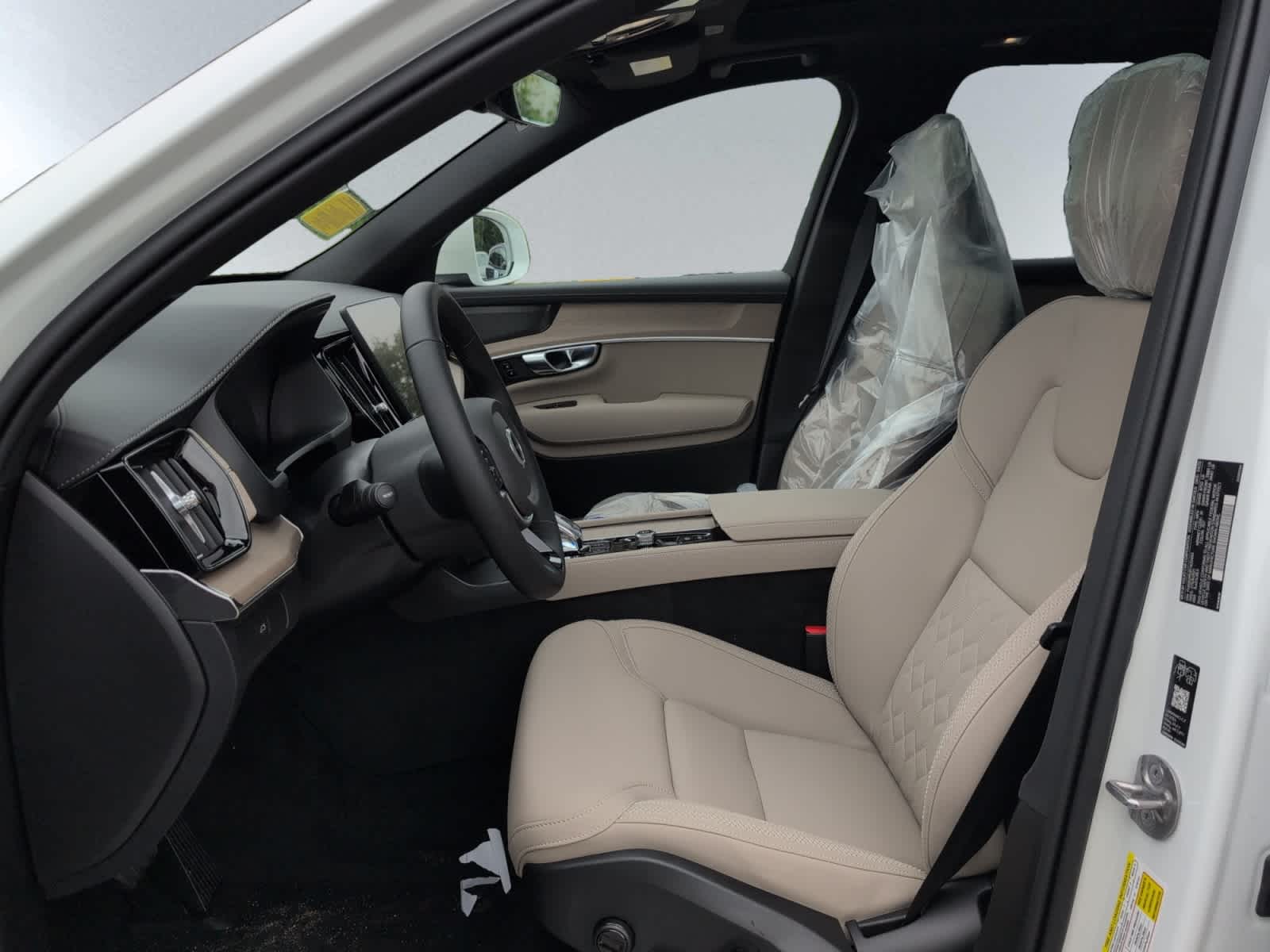 used 2026 Volvo XC90 car, priced at $71,825