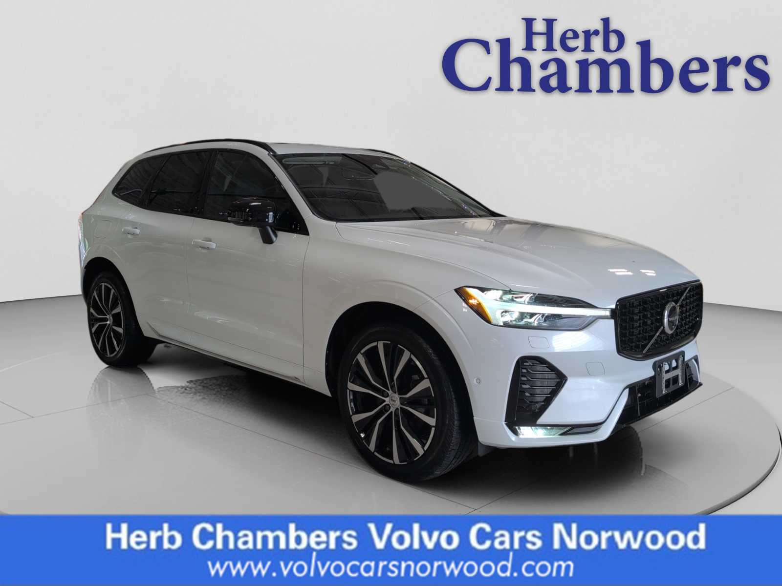 2023 Volvo XC60 B5 Plus Dark Theme AWD's photo