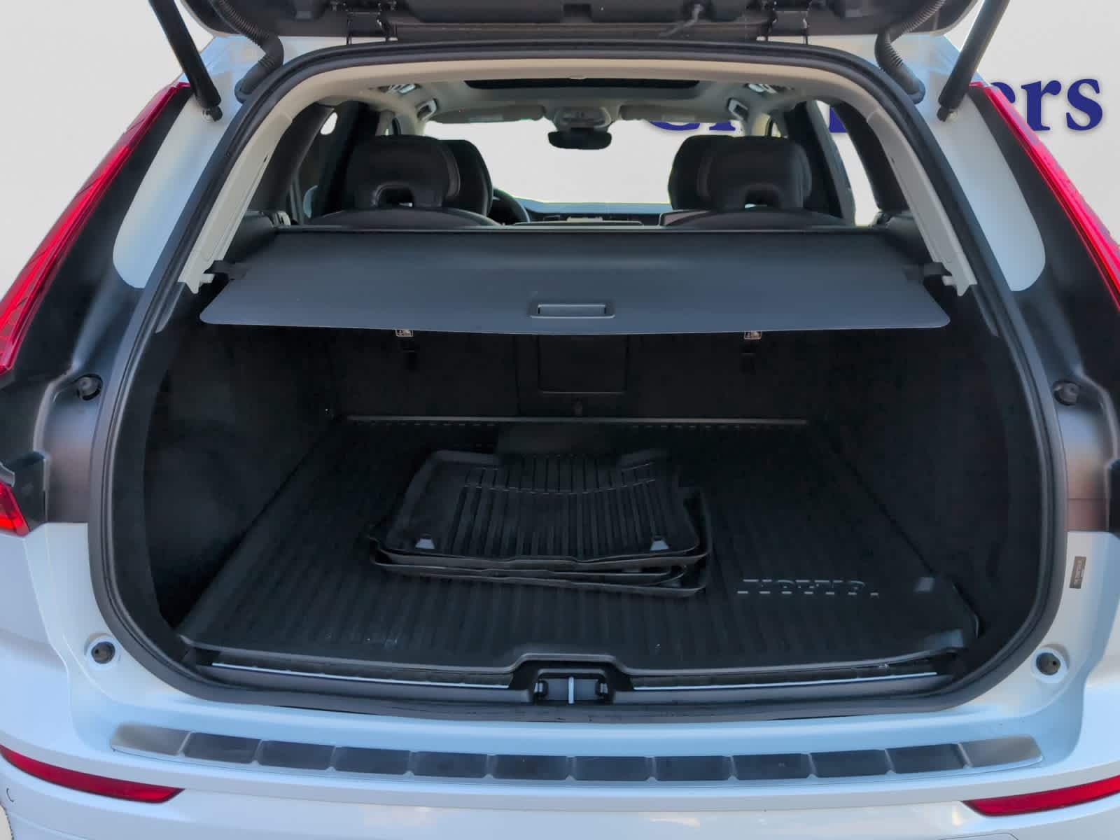 used 2023 Volvo XC60 car, priced at $33,998