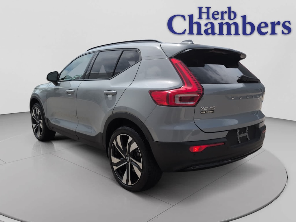 Certified 2024 Volvo XC40 B5 Ultimate Dark SUV