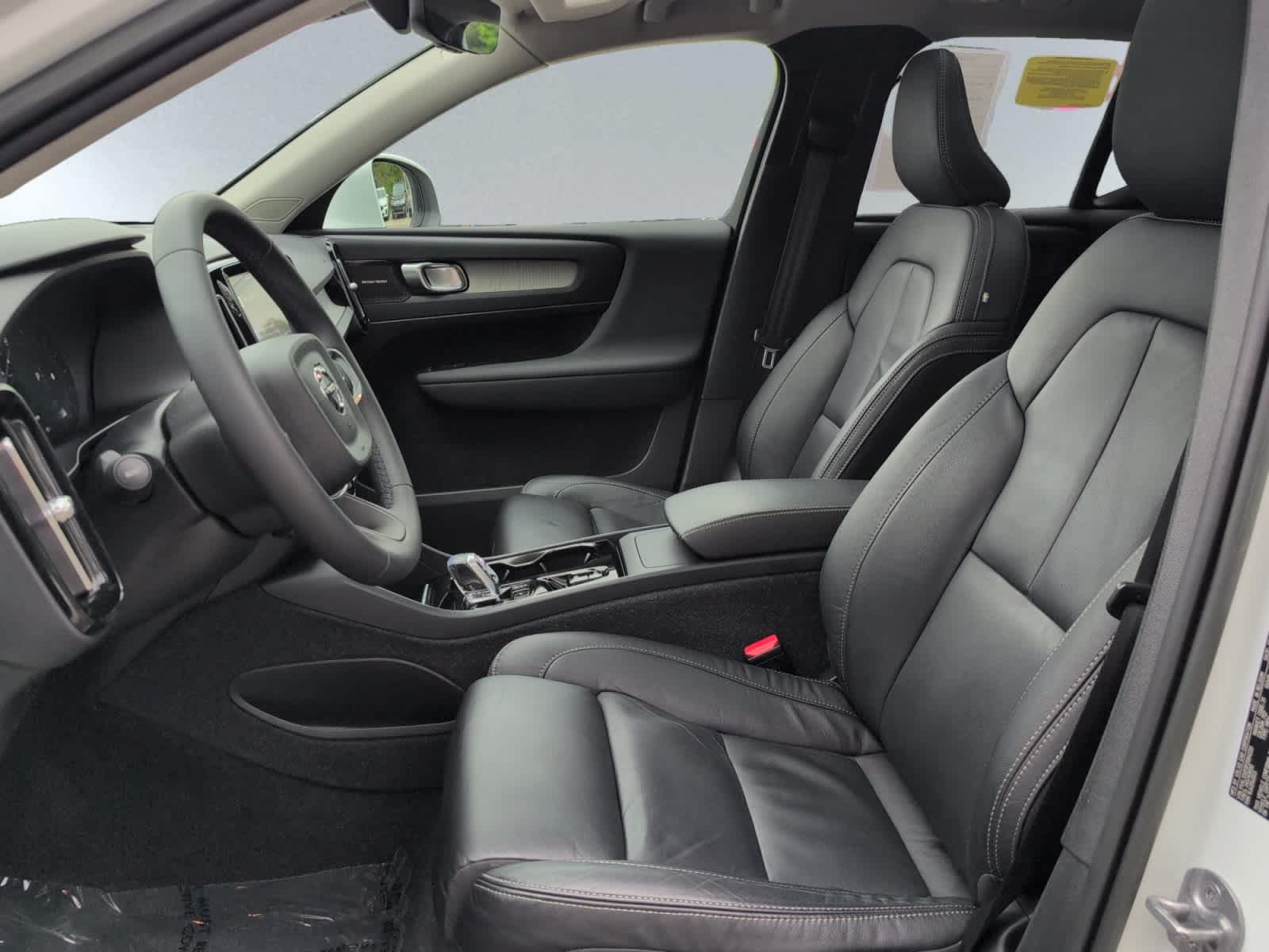 used 2023 Volvo XC40 car, priced at $32,498