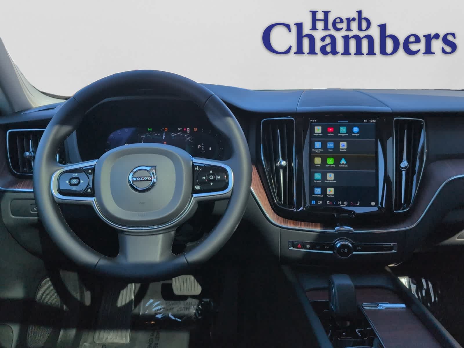 used 2023 Volvo XC60 car, priced at $32,998