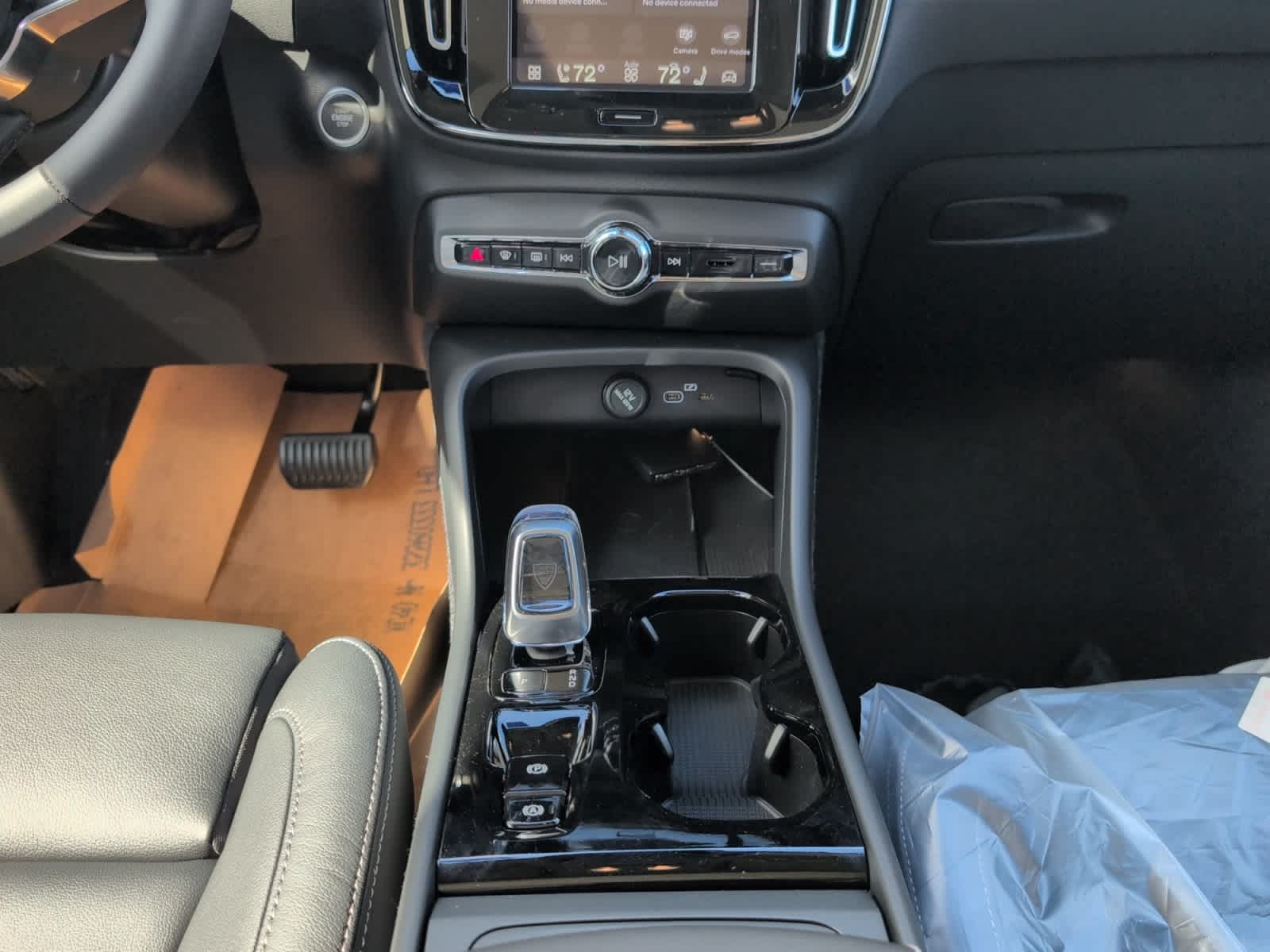 new 2026 Volvo XC40 car, priced at $50,045