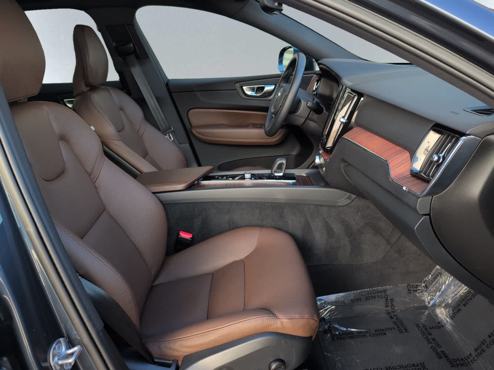 used 2023 Volvo XC60 car, priced at $34,498