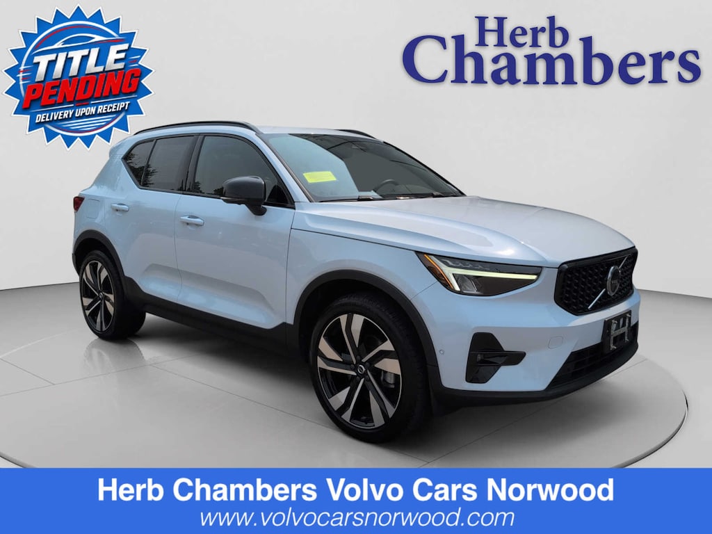 Used 2024 Volvo XC40 B5 Plus Dark SUV