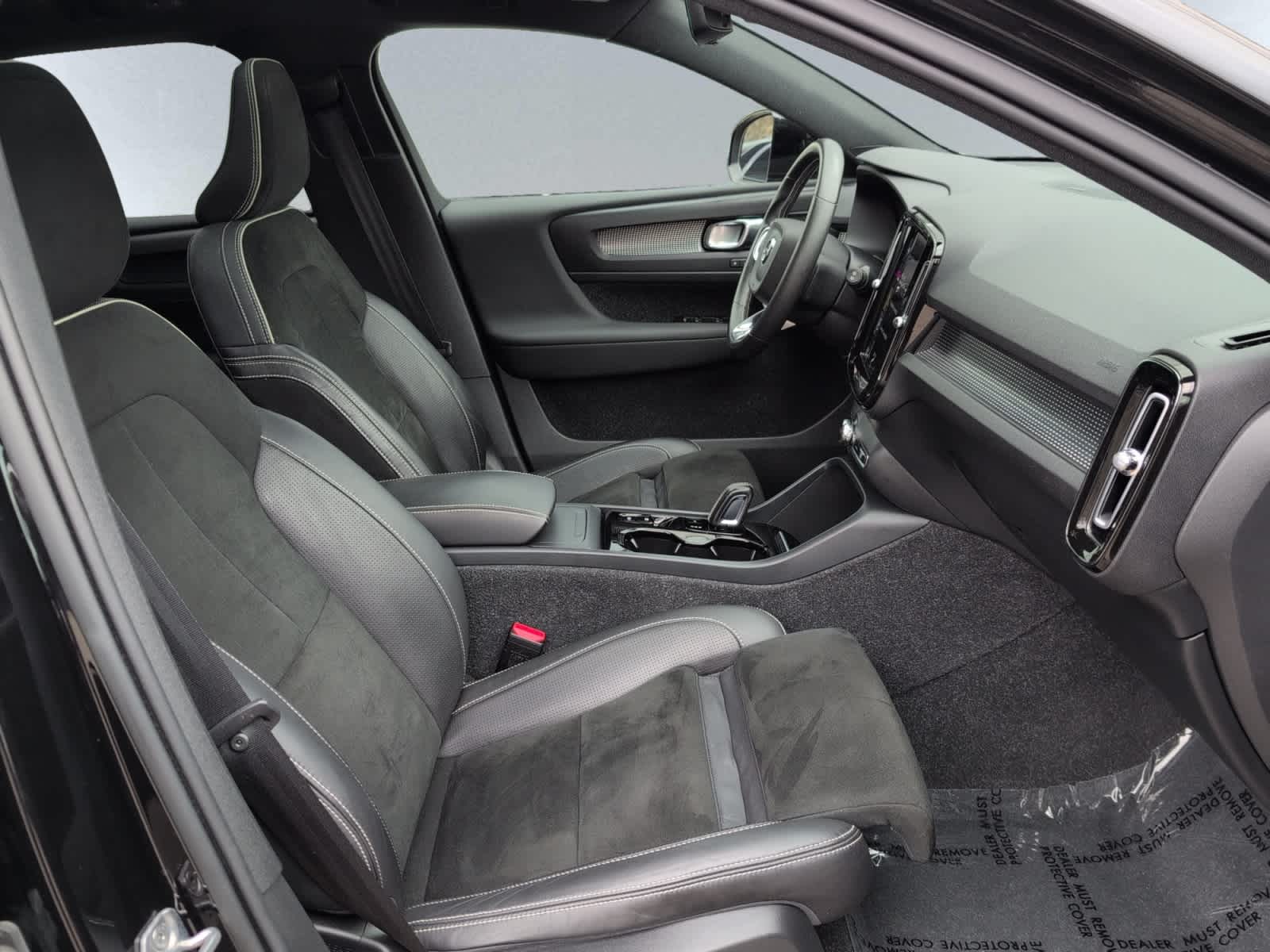 used 2021 Volvo XC40 car, priced at $22,998