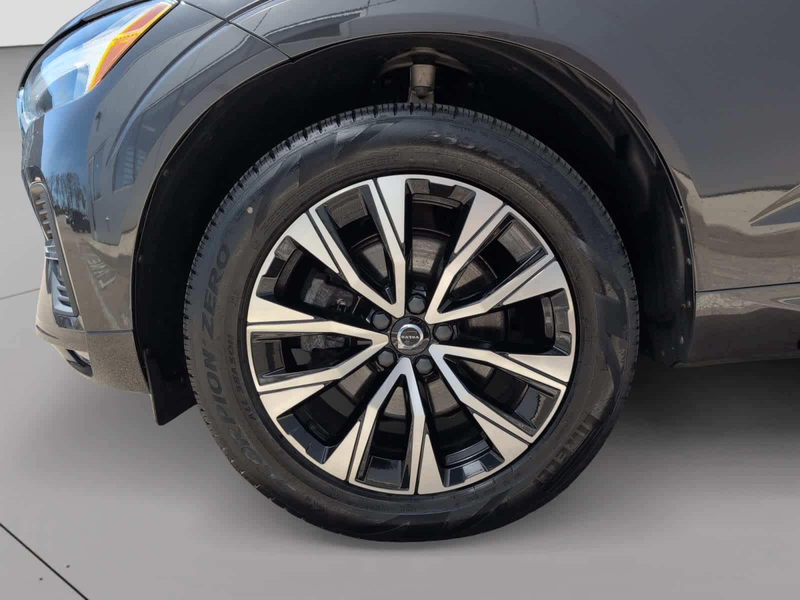 used 2023 Volvo XC60 car, priced at $32,998