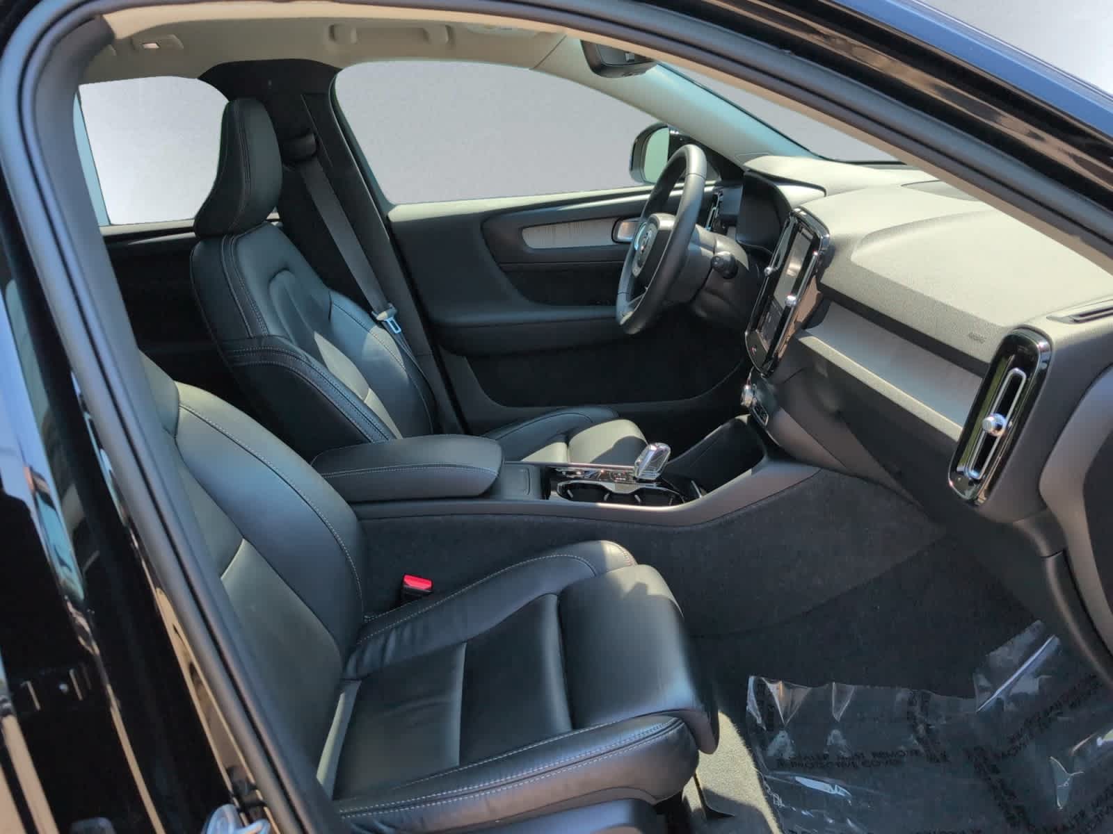 used 2023 Volvo XC40 car, priced at $30,998