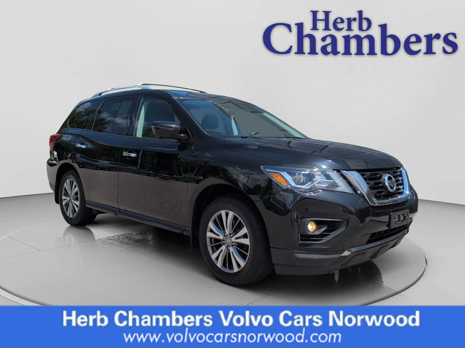 2019 Nissan Pathfinder SL 4WD's photo