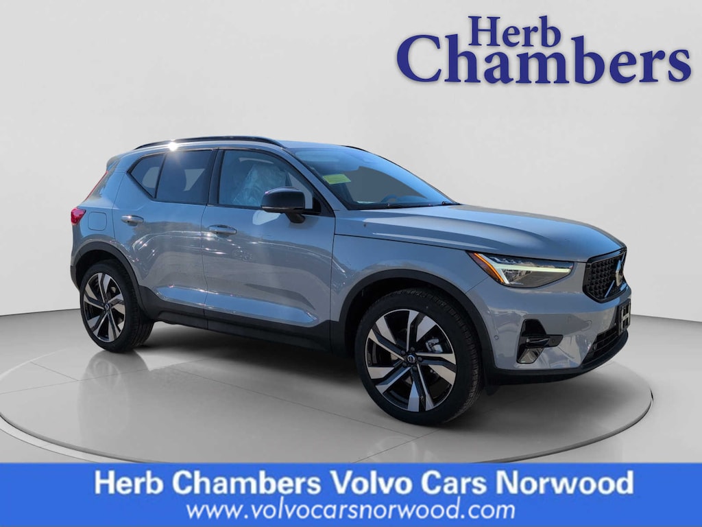 New 2026 Volvo XC40 B5 Ultra SUV
